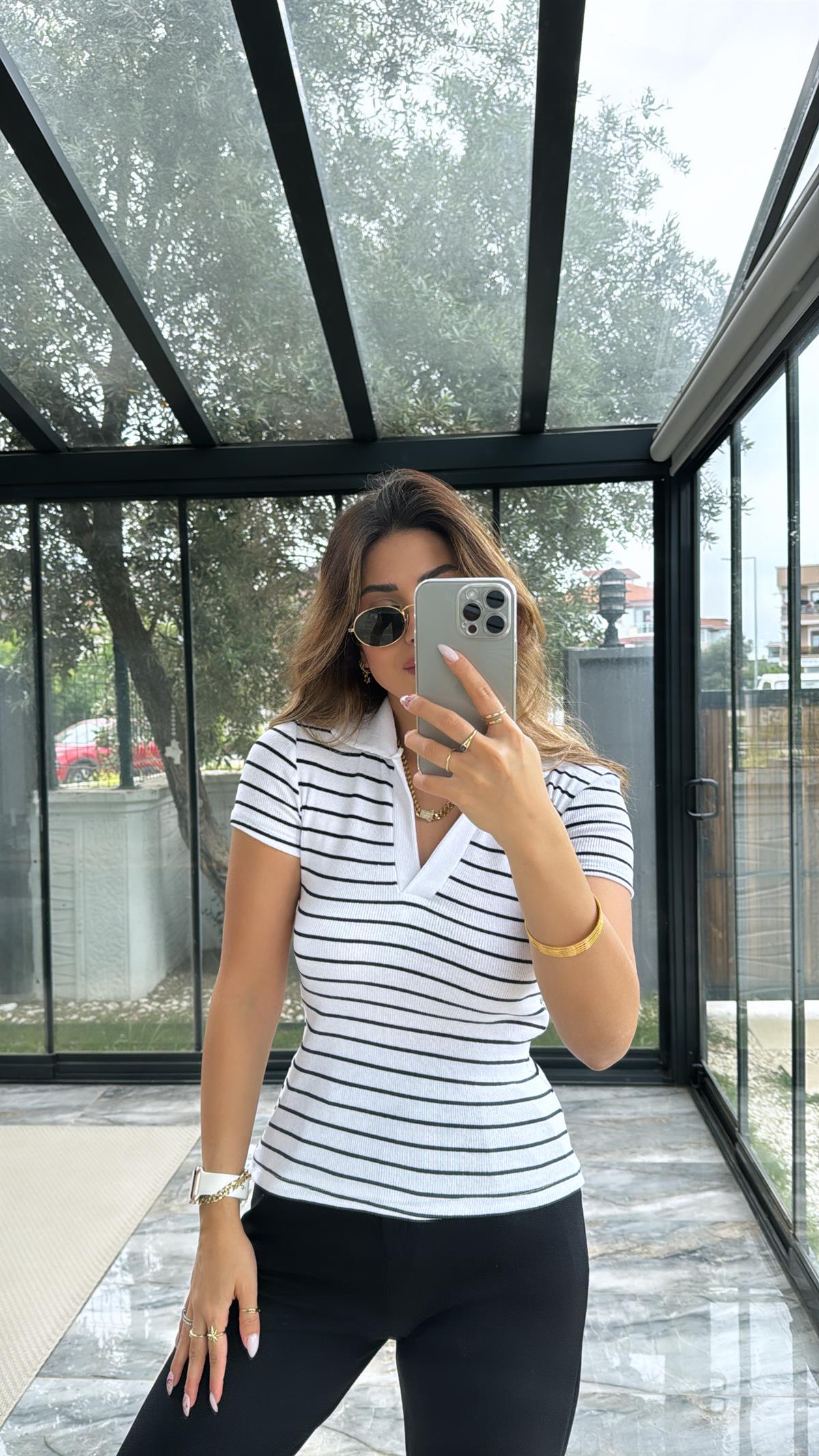 Beyaz Çizgili Yakalı Ribana Tshirt