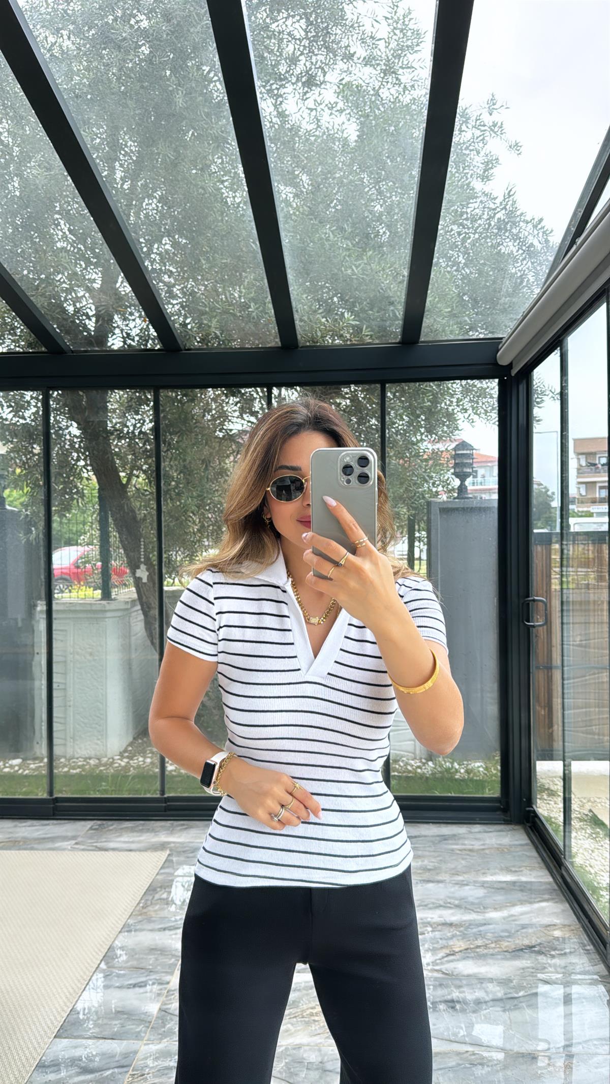 Beyaz Çizgili Yakalı Ribana Tshirt