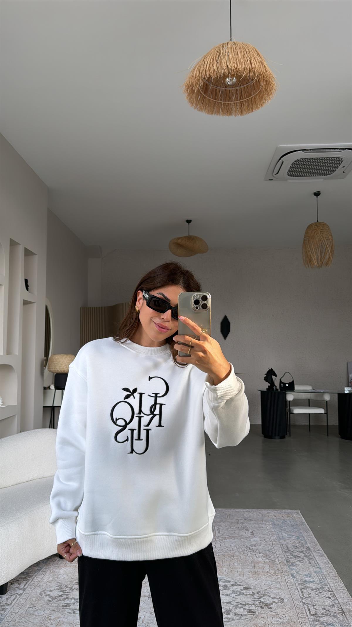 Beyaz Curious Nakışlı Şardonlu Sweatshirt