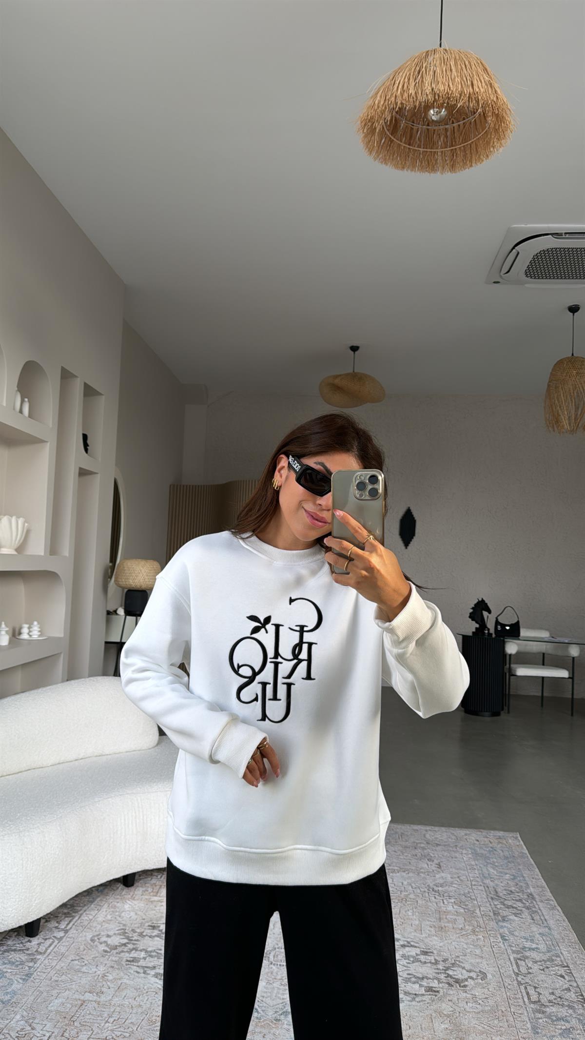 Beyaz Curious Nakışlı Şardonlu Sweatshirt