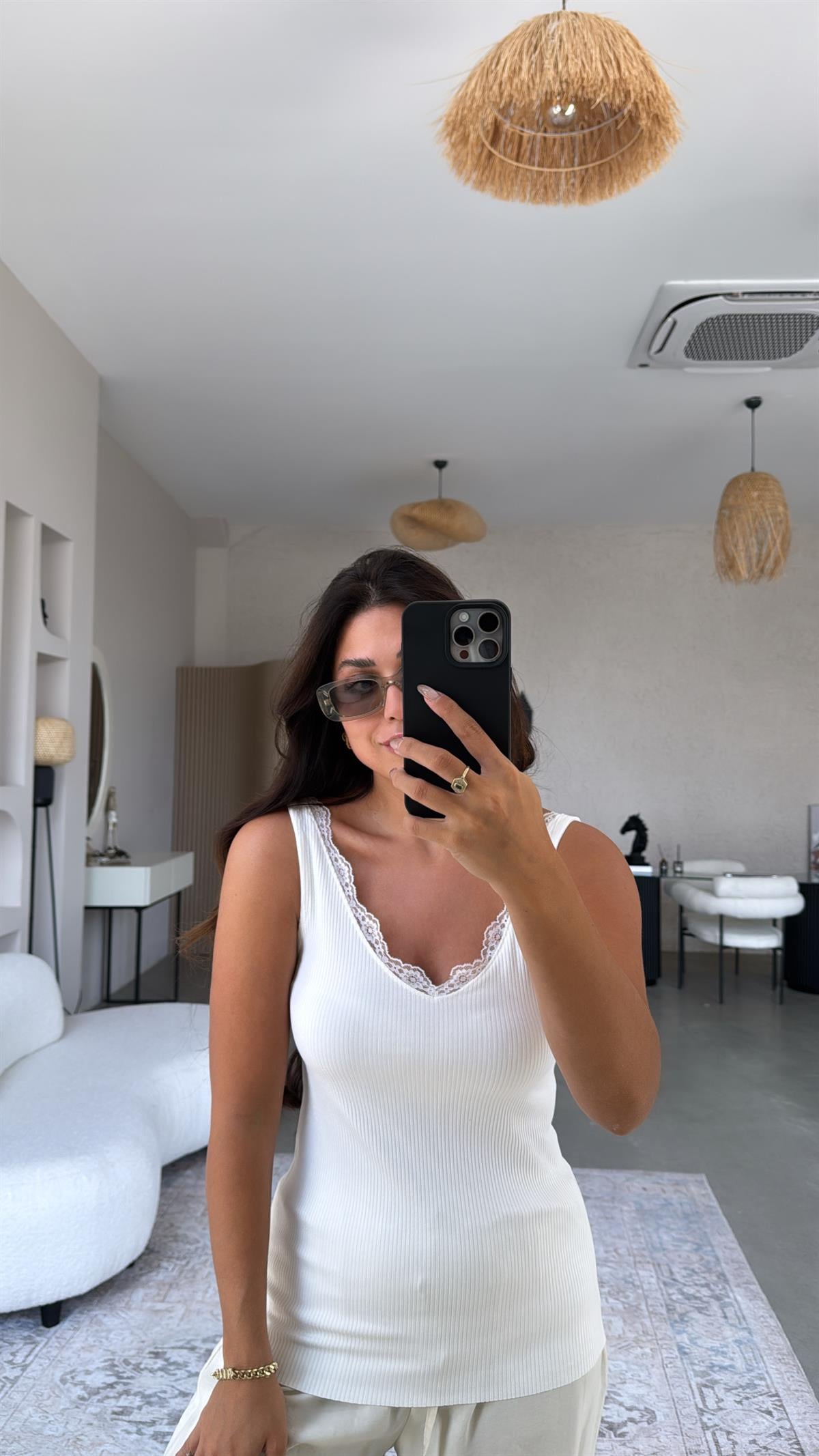 Beyaz Dantel Yaka Fitilli Atlet