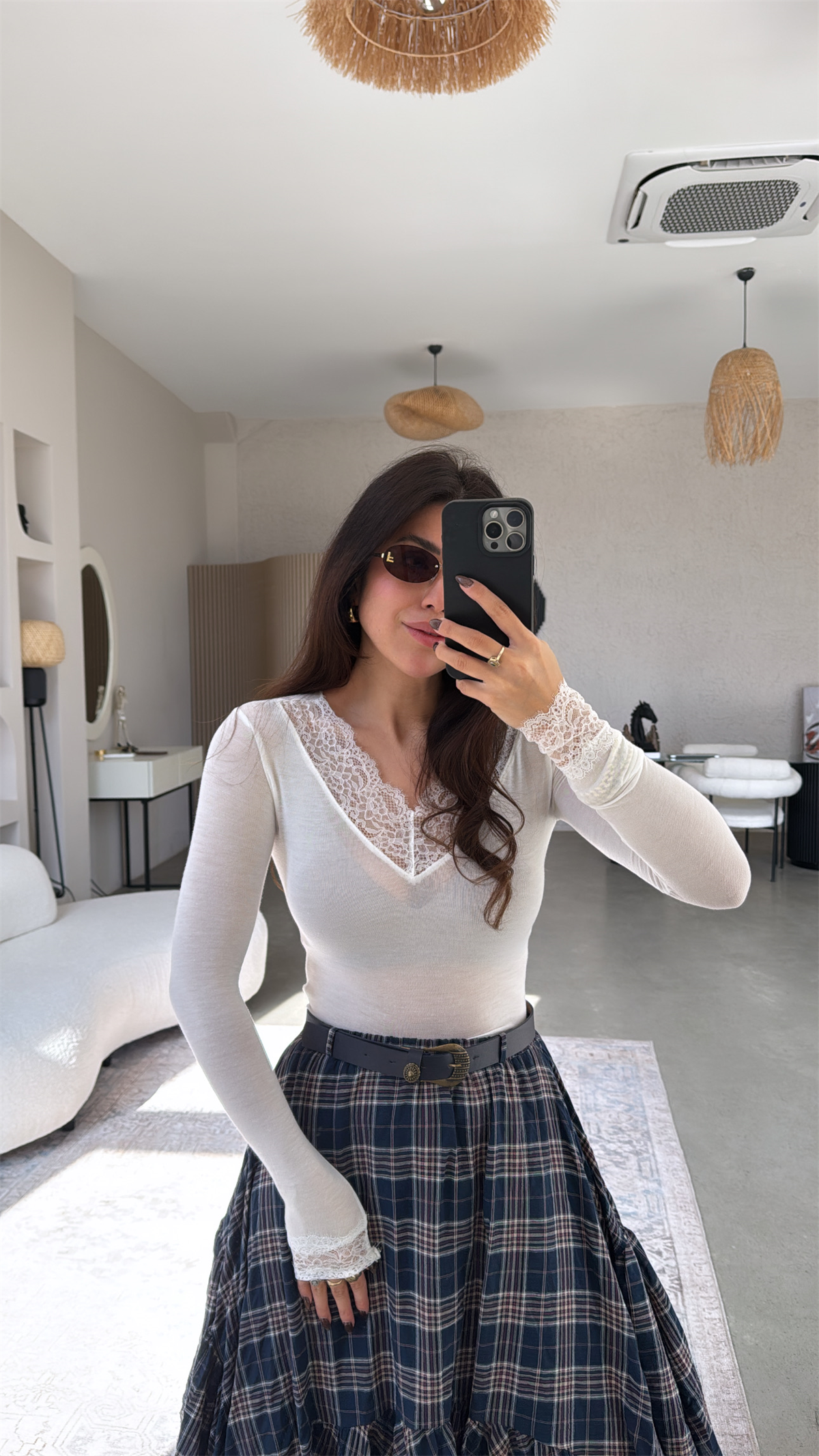 Beyaz Dantelli Transparan Bluz