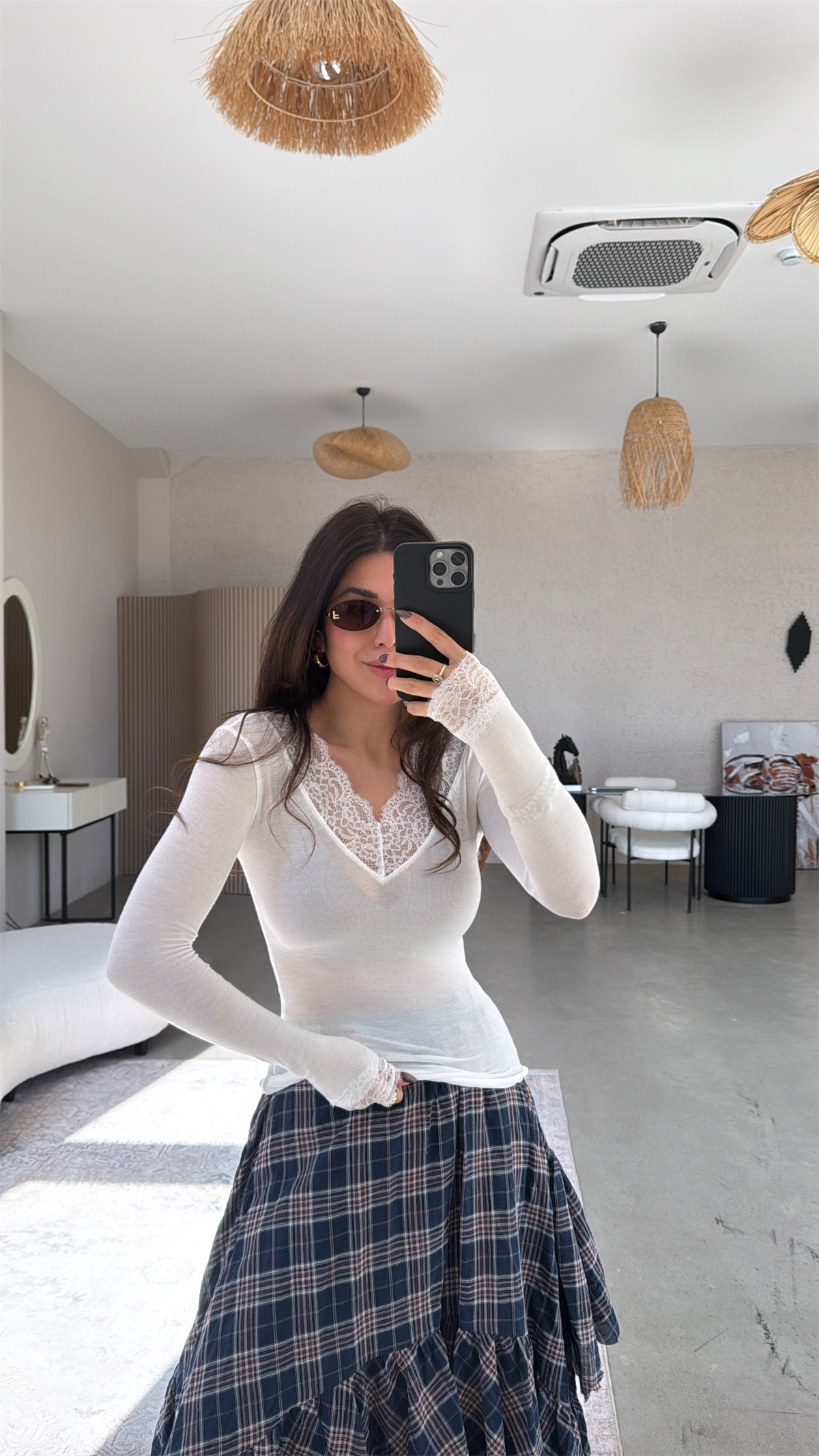Beyaz Dantelli Transparan Bluz