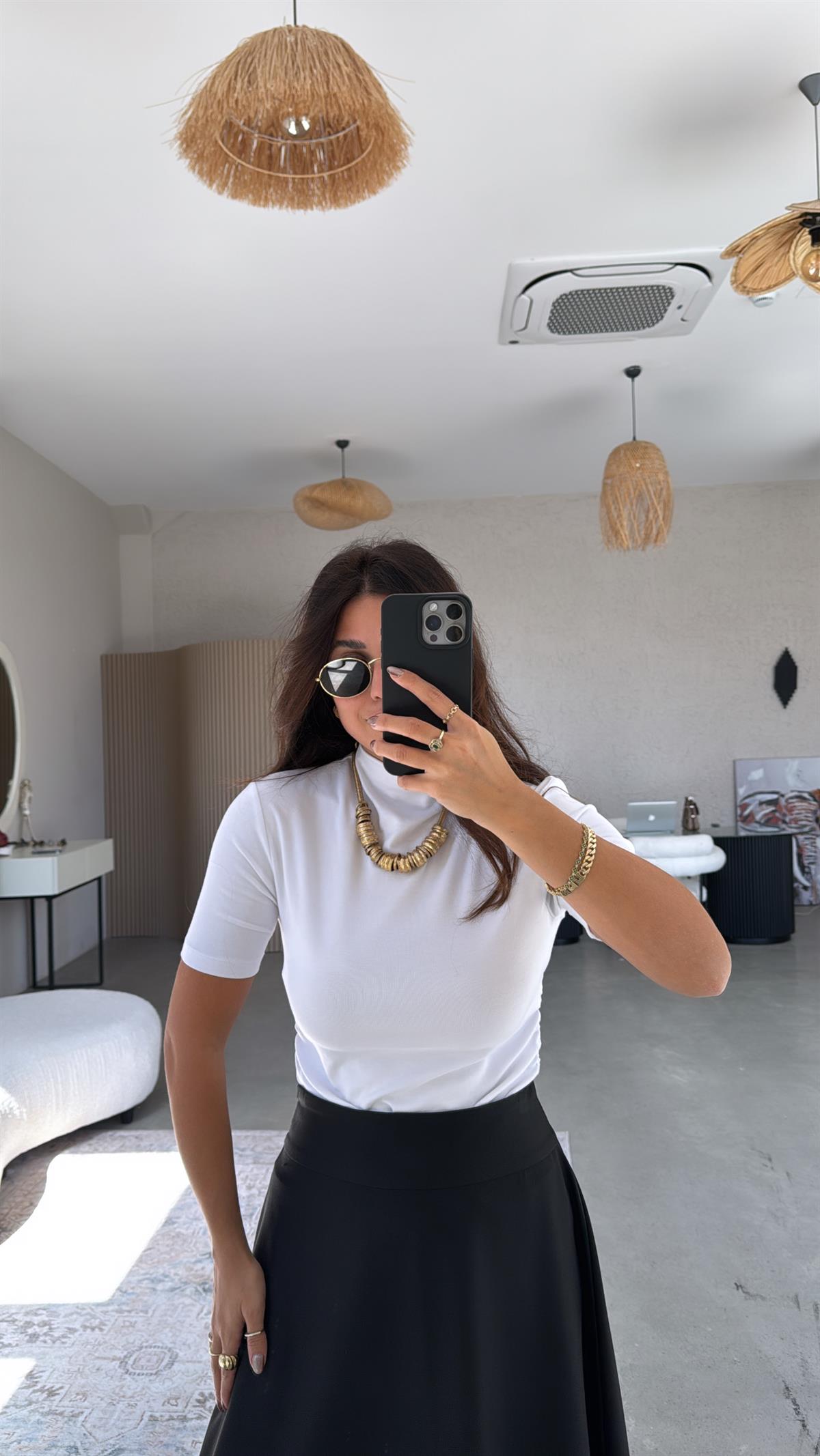 Beyaz Dik Yaka Büzgü Detay Modal Basic