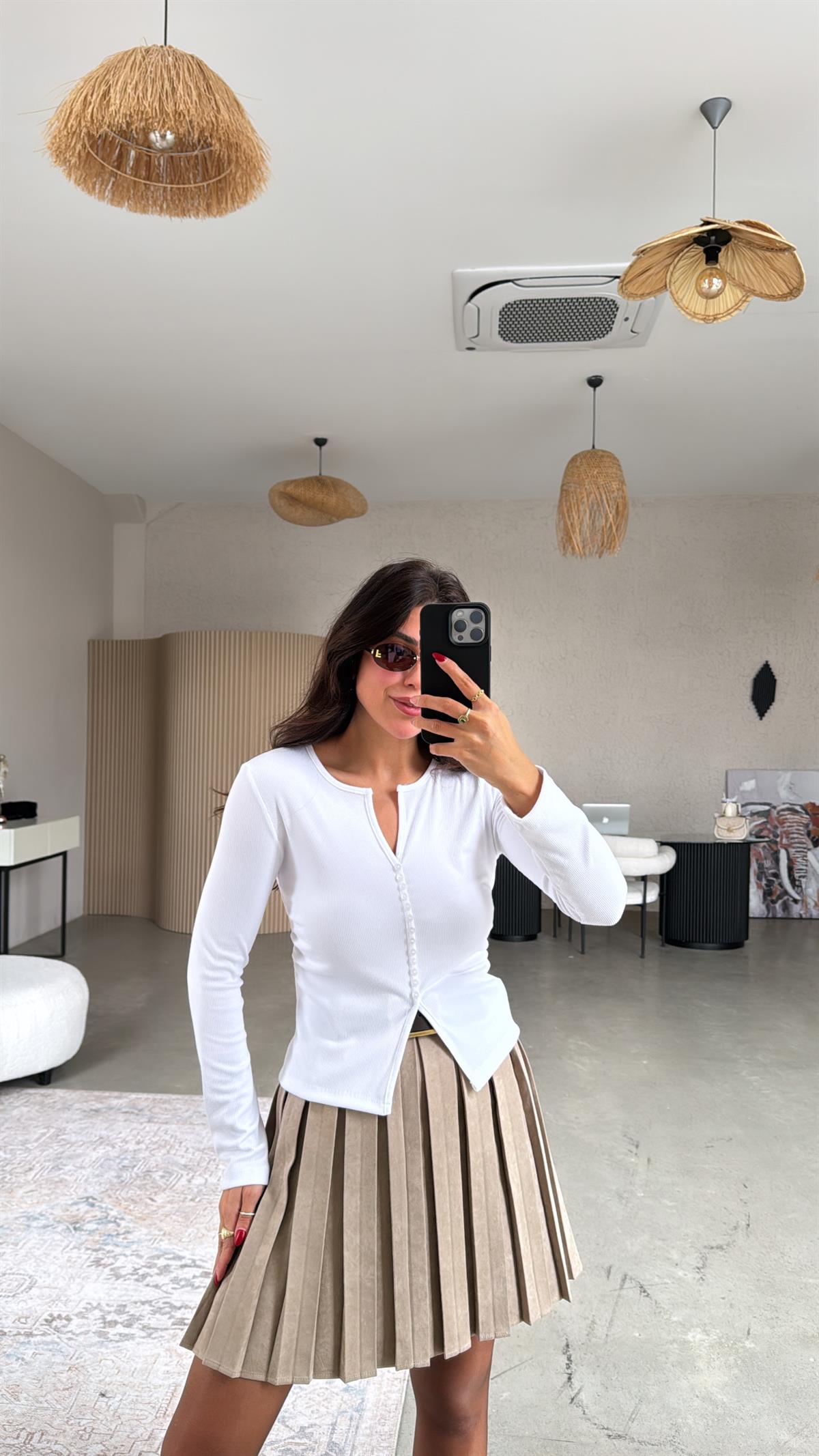 Beyaz Düğmeli Uzun Kol Ribana Bluz