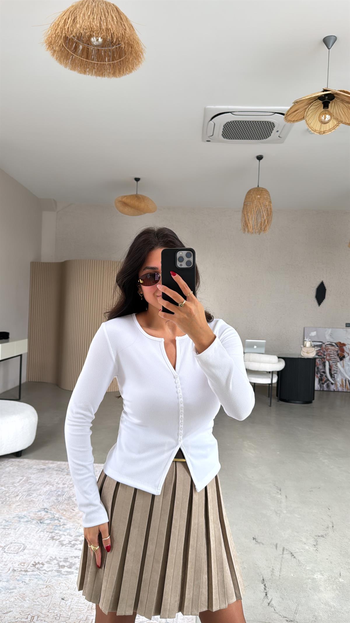 Beyaz Düğmeli Uzun Kol Ribana Bluz