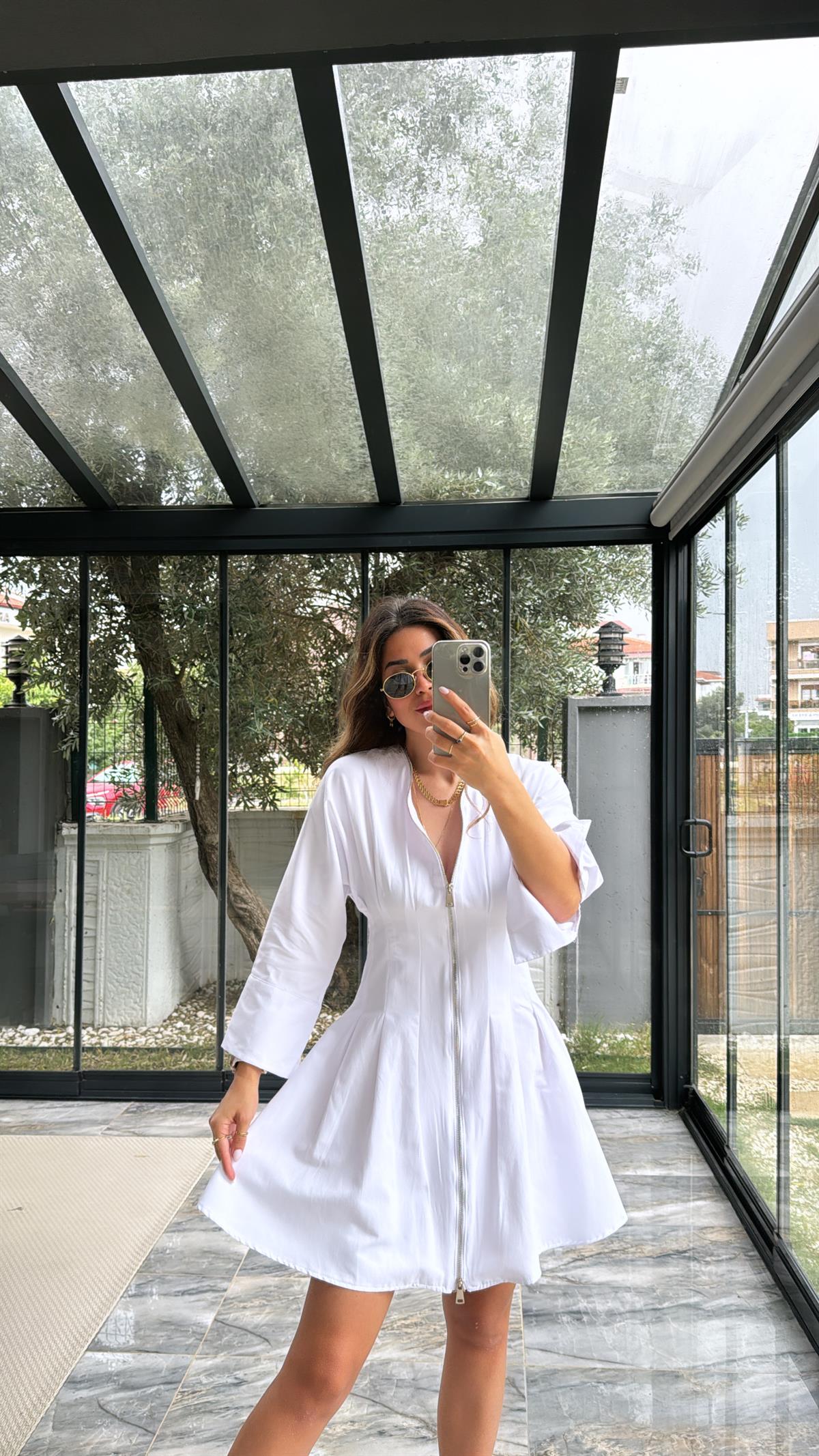 Beyaz Fermuarlı Tasarım Elbise