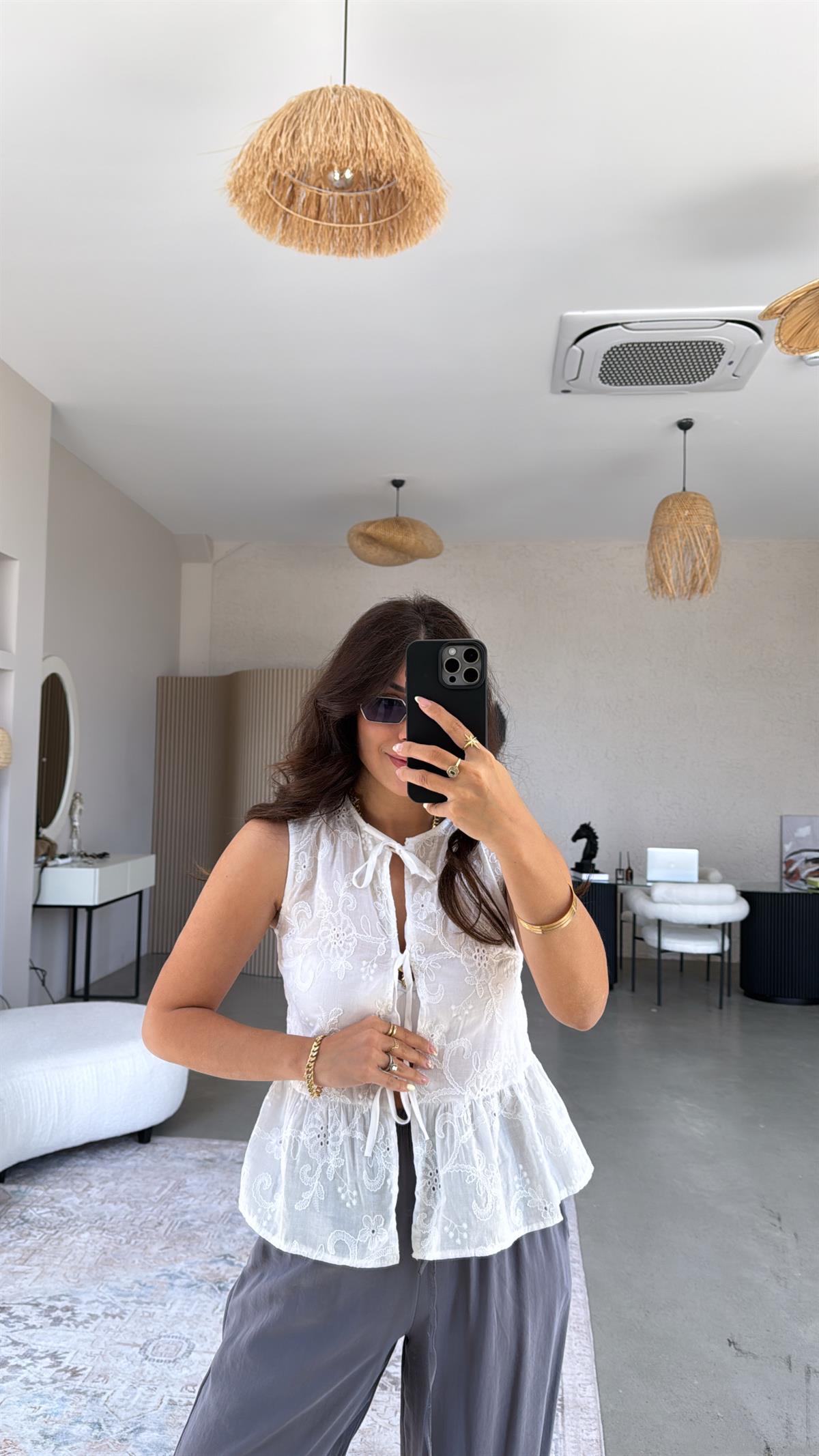 Beyaz Fisto Bağcık Detaylı Bluz