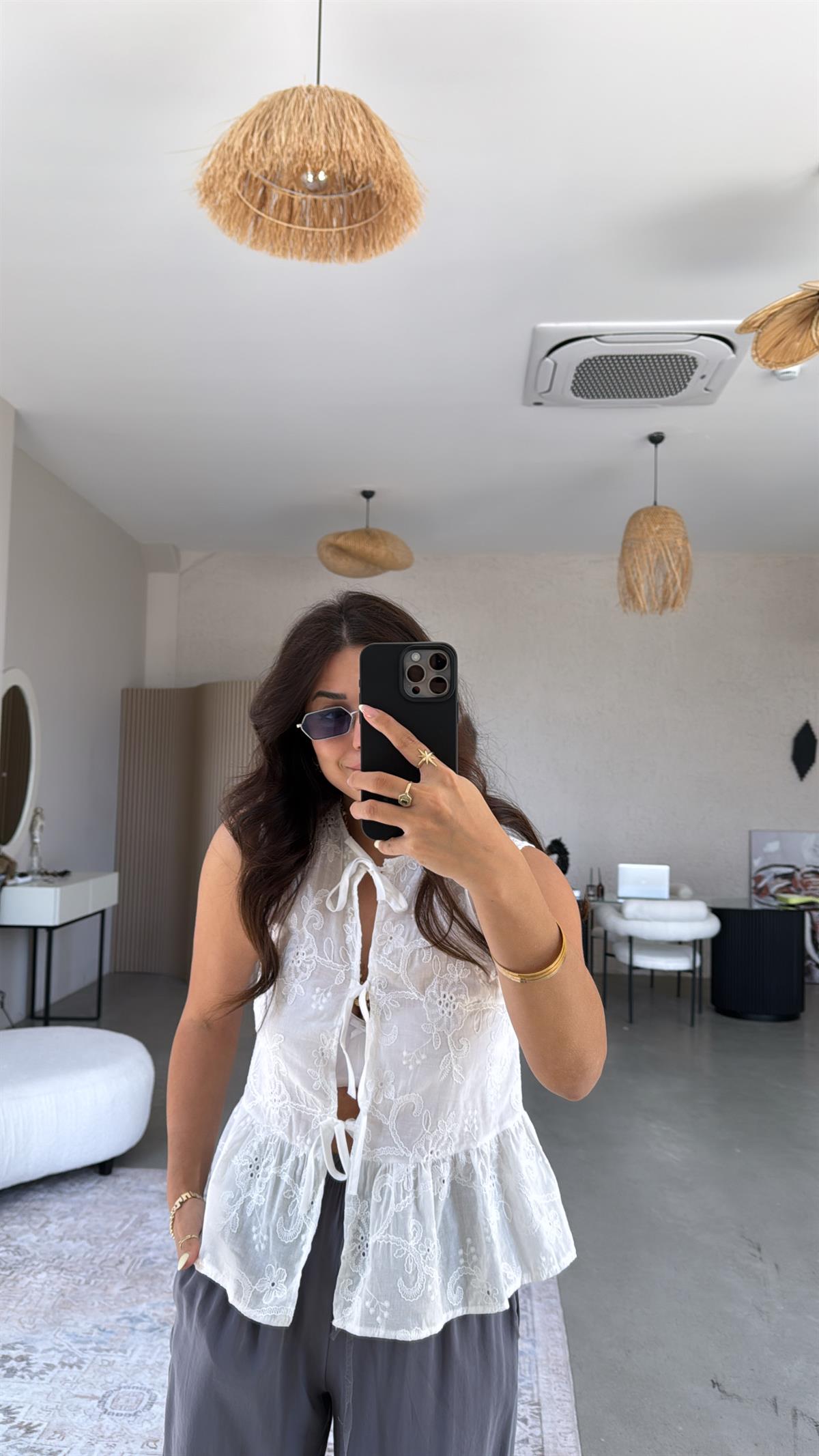 Beyaz Fisto Bağcık Detaylı Bluz