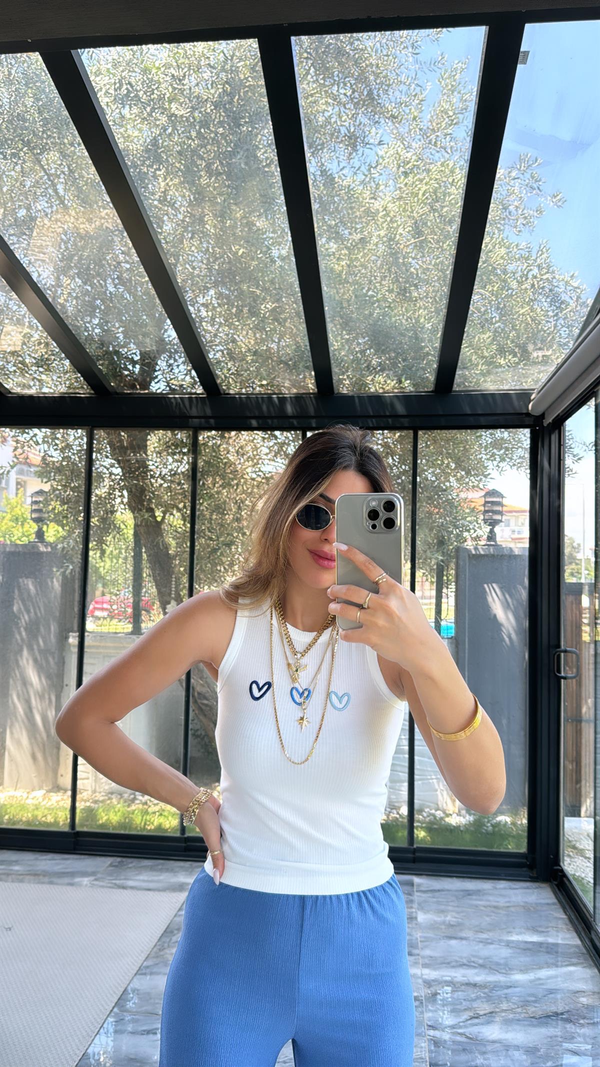 Beyaz Fitilli Kalp Nakışlı Atlet