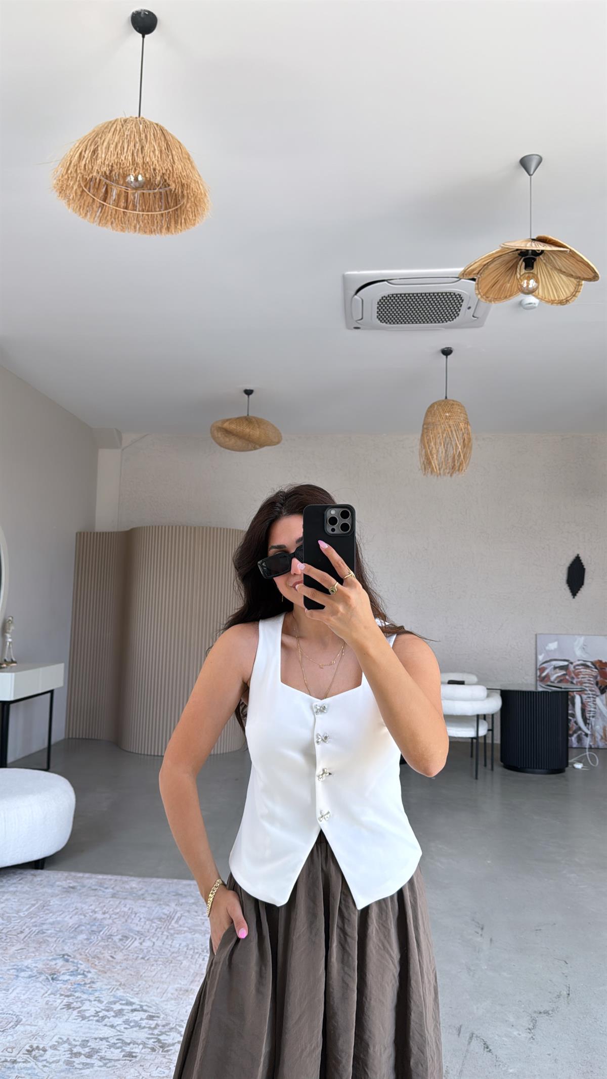 Beyaz Fiyonk Düğmeli Kumaş Yelek