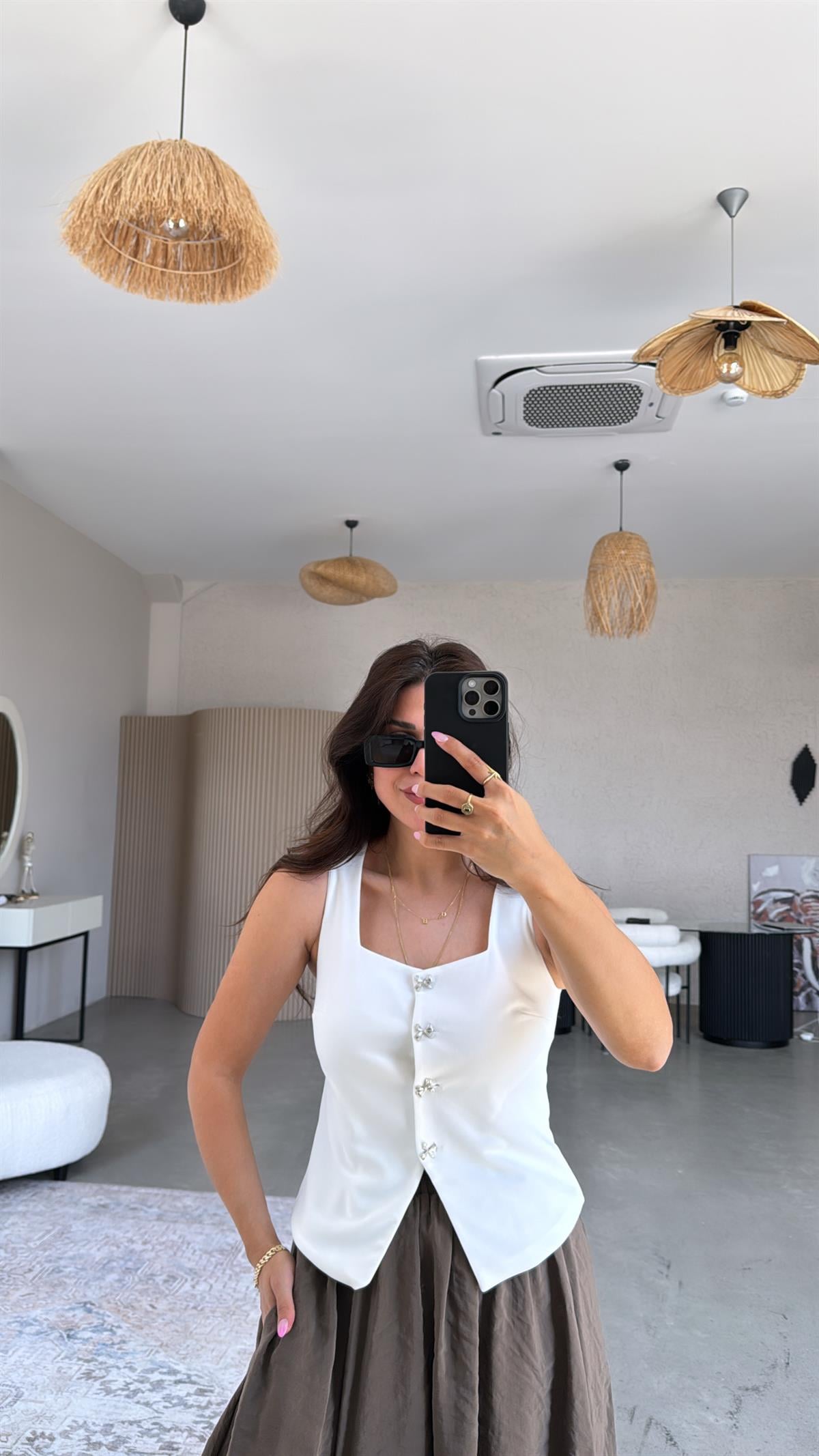 Beyaz Fiyonk Düğmeli Kumaş Yelek