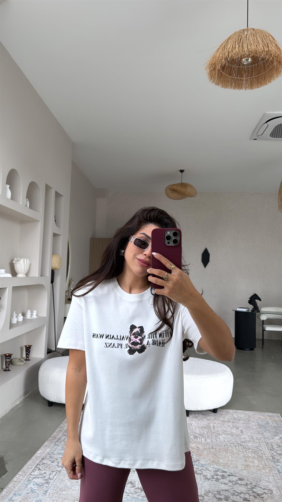 Beyaz Fiyonk Tasma Baskılı Tshirt