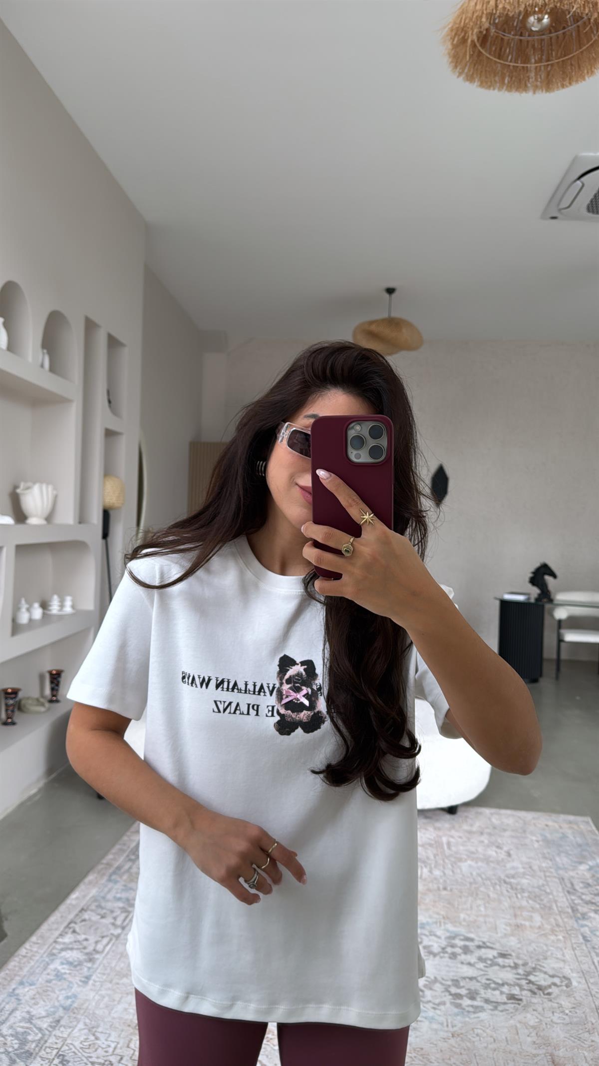 Beyaz Fiyonk Tasma Baskılı Tshirt