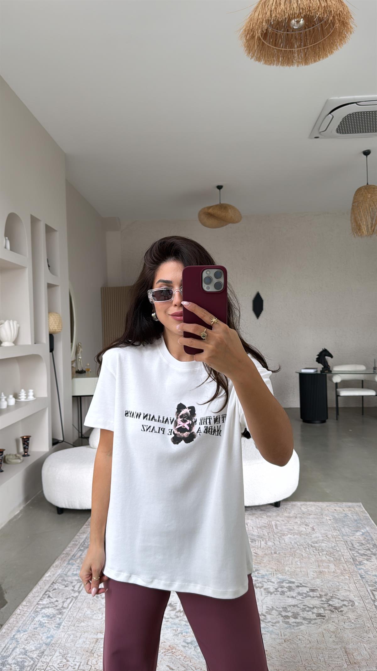 Beyaz Fiyonk Tasma Baskılı Tshirt