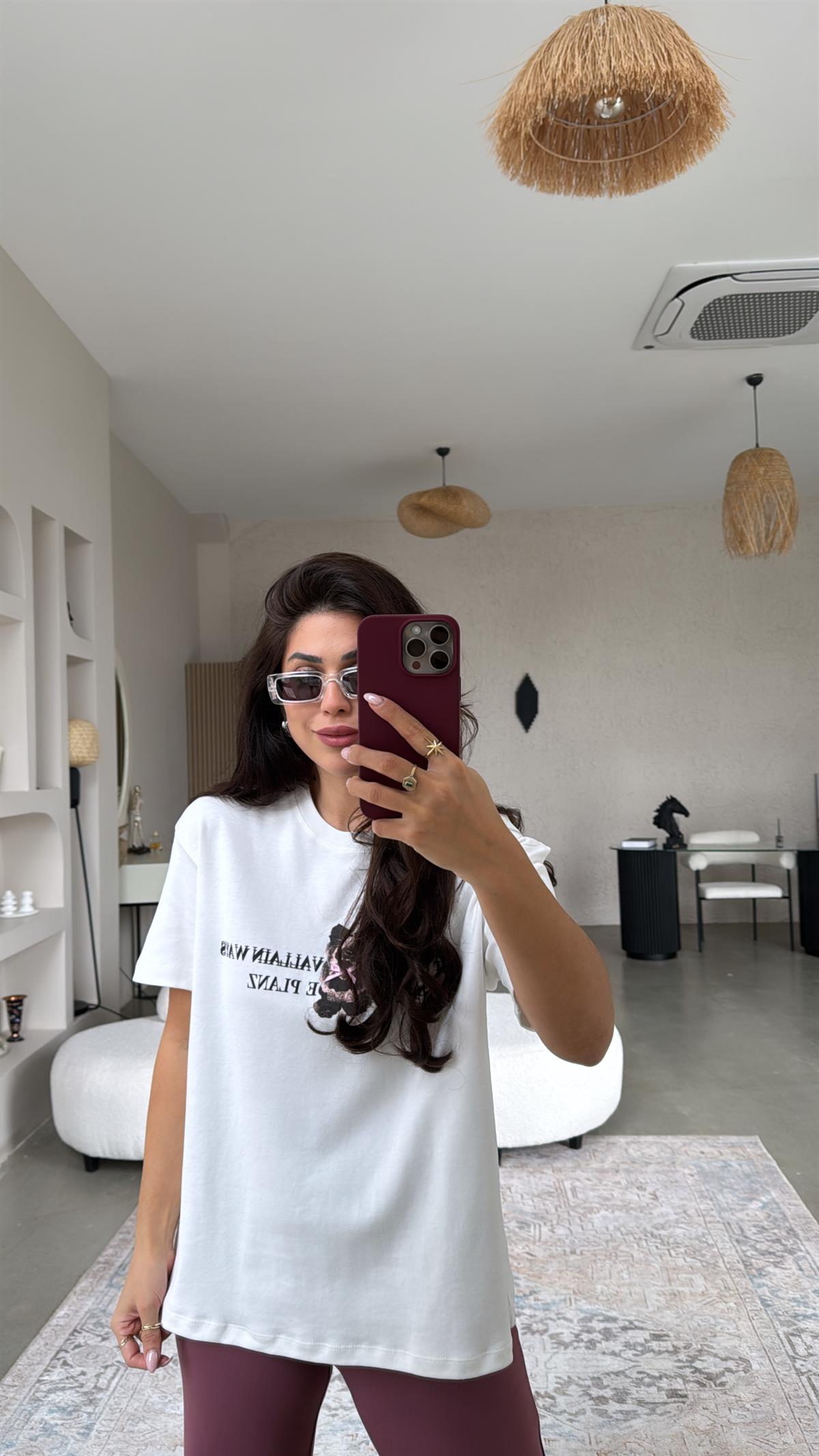 Beyaz Fiyonk Tasma Baskılı Tshirt