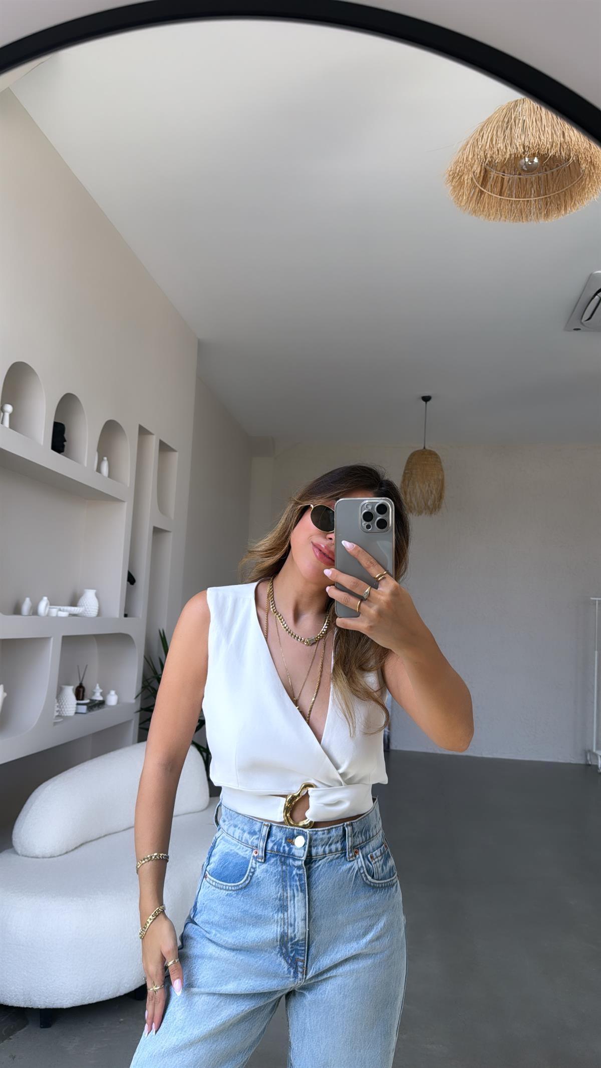 Beyaz Gold Kemerli Yelek