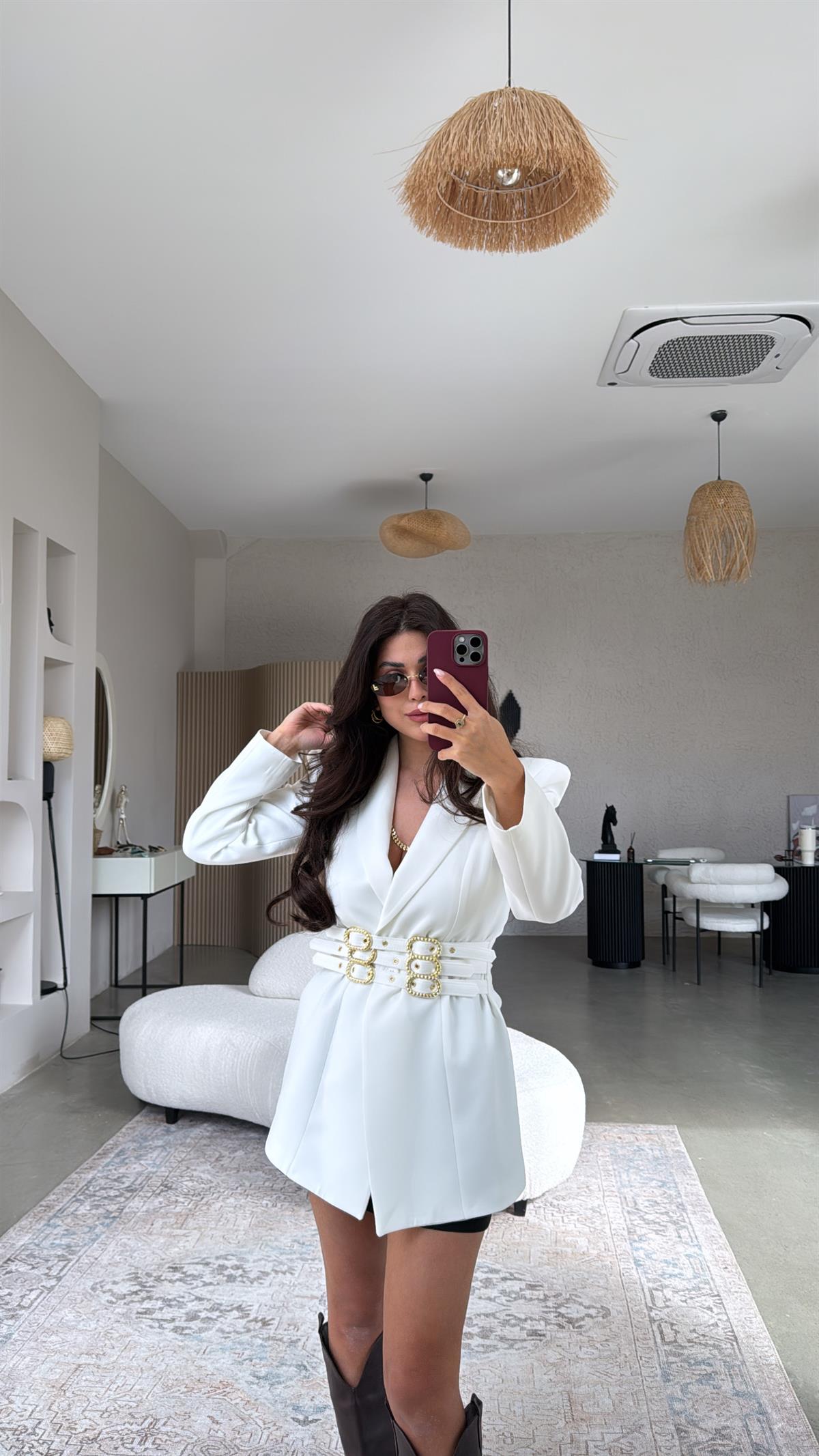 Beyaz Gold Tokalı Premium Double Atlas Ceket