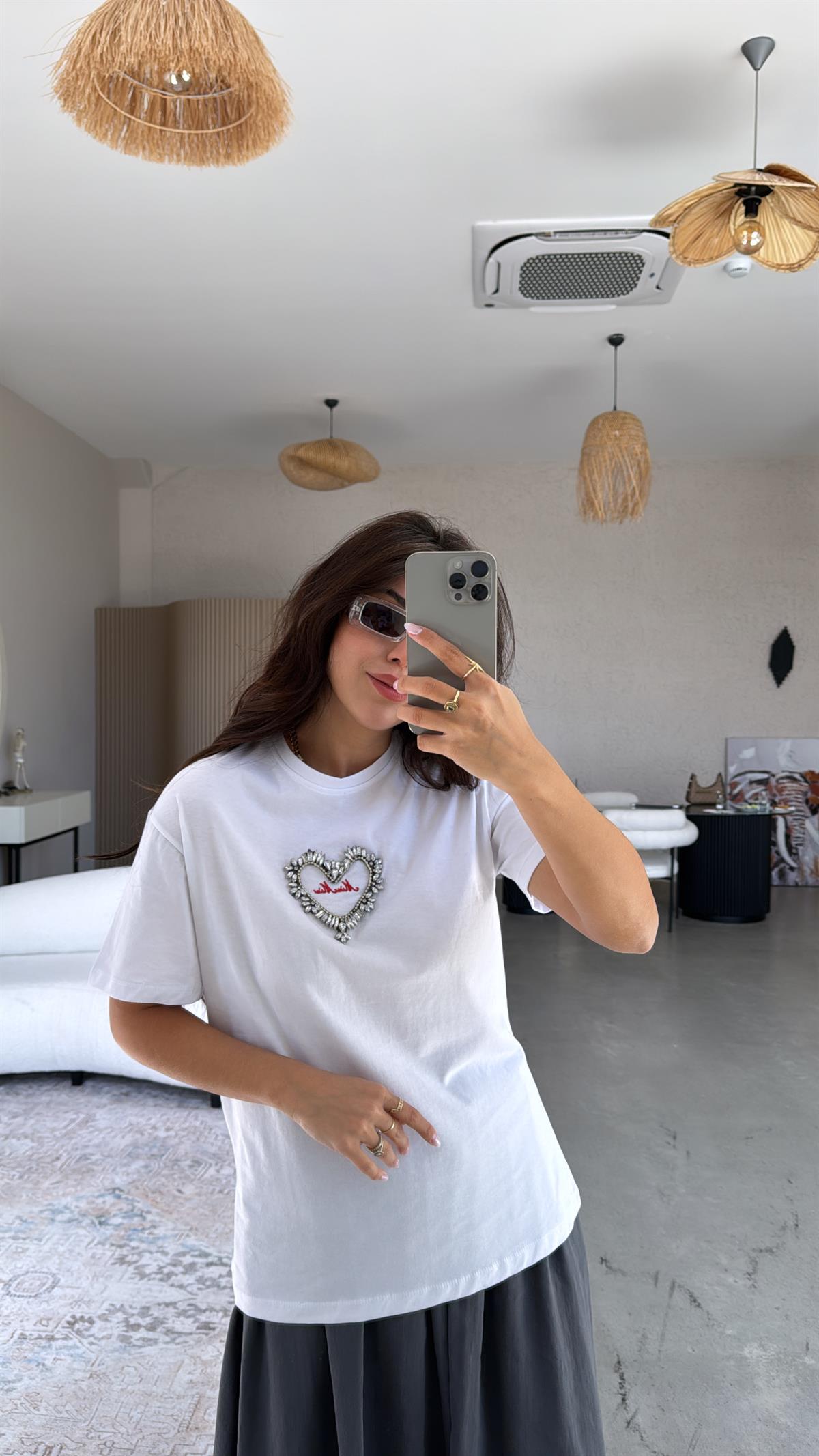 Beyaz Kalpli Taşlı Tshirt