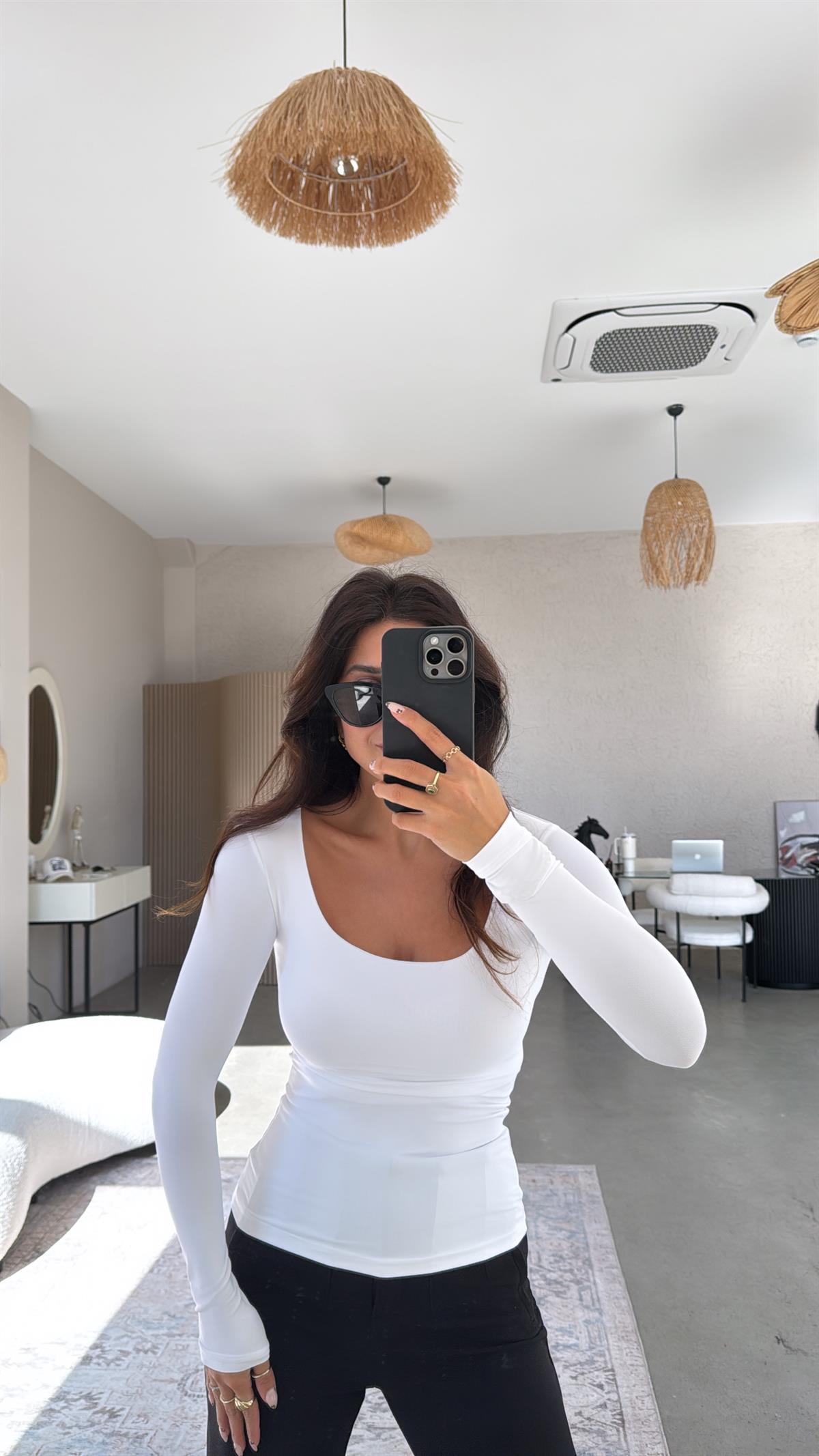 Beyaz Kare Yaka Poliamid Bluz