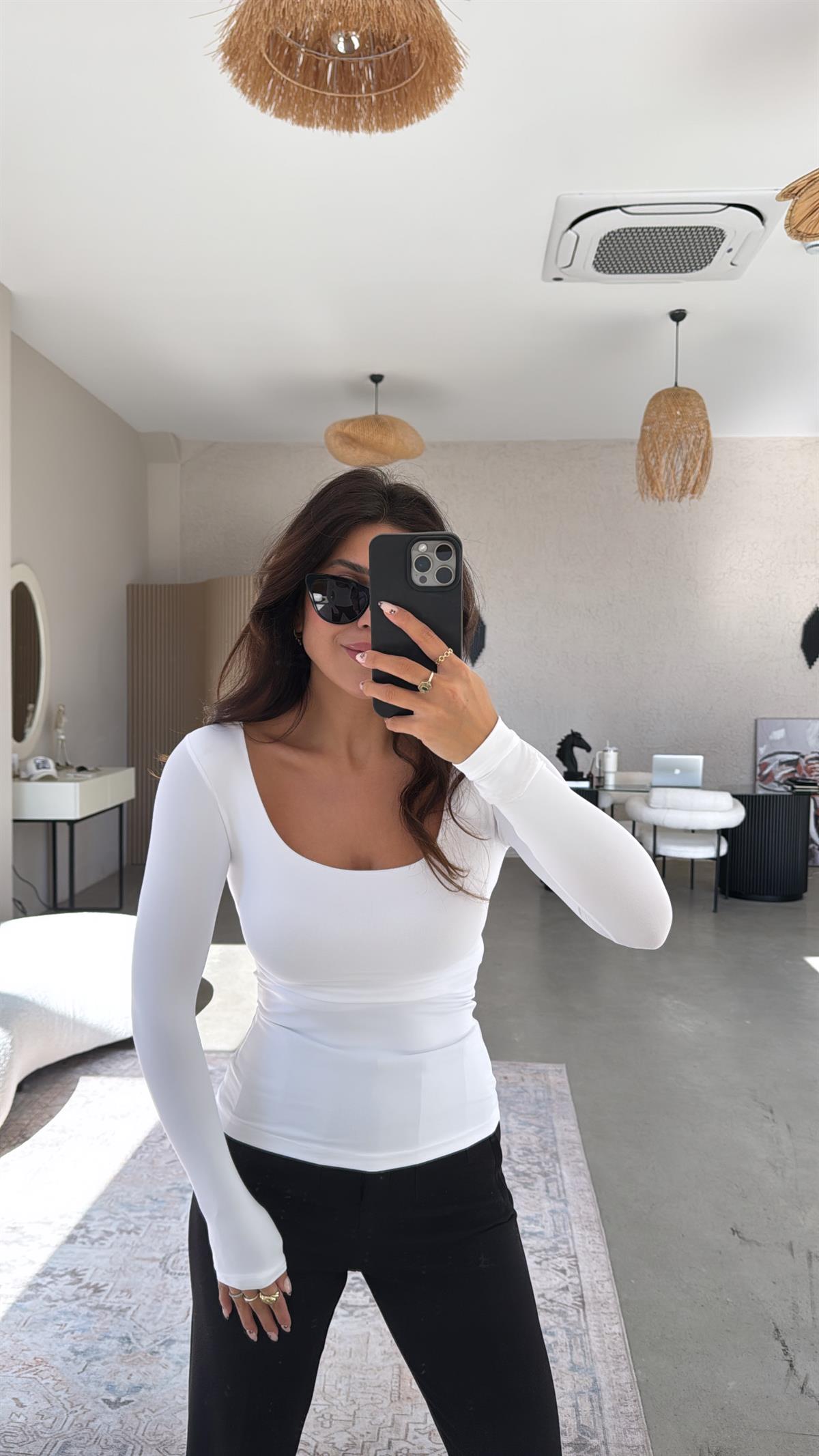 Beyaz Kare Yaka Poliamid Bluz