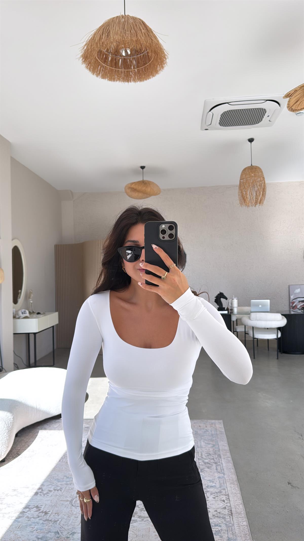 Beyaz Kare Yaka Poliamid Bluz