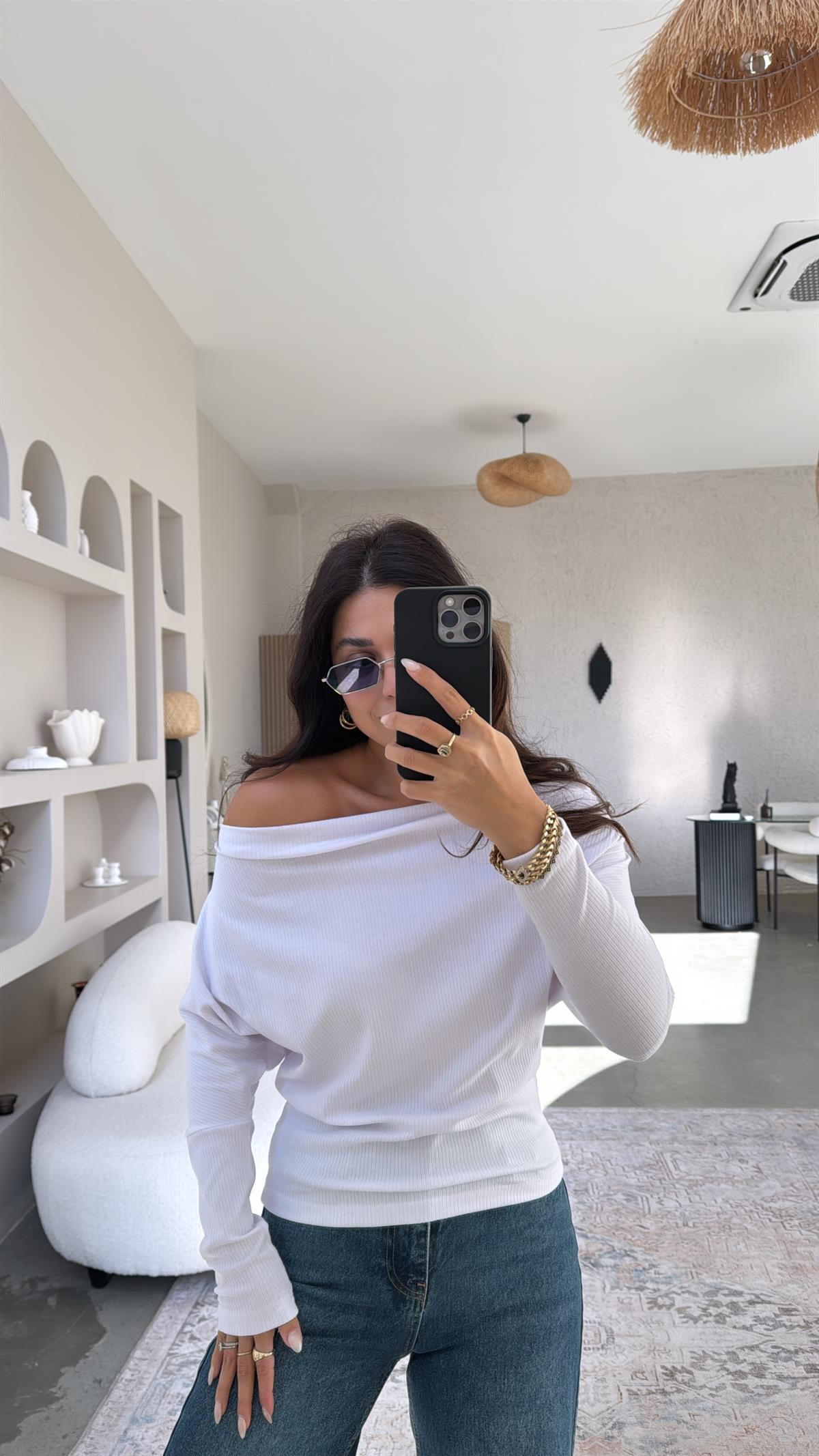 Beyaz Kaşkorse Omuz Detay Bluz