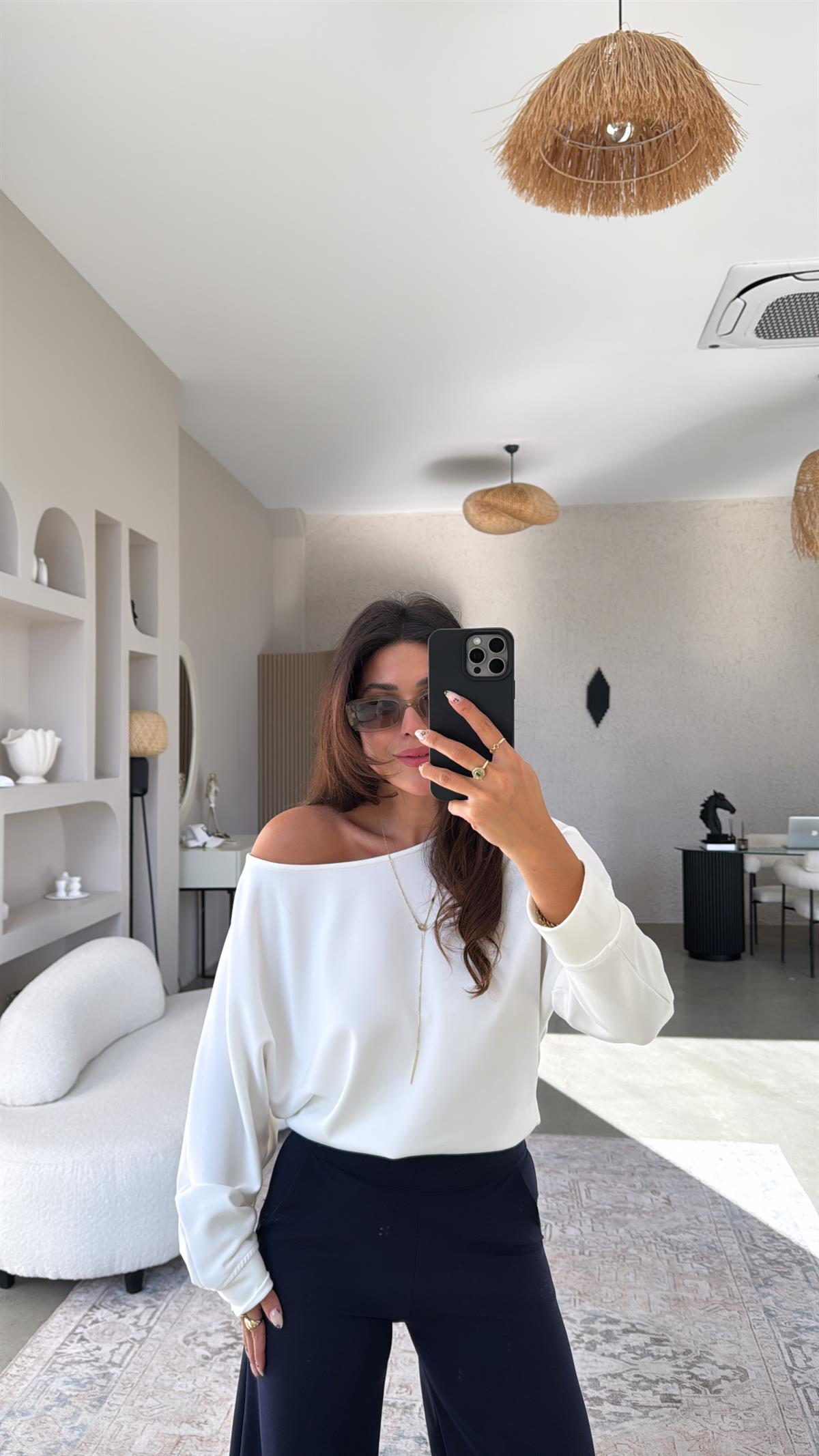 Beyaz Kayık Yaka Modal Sweat Bluz