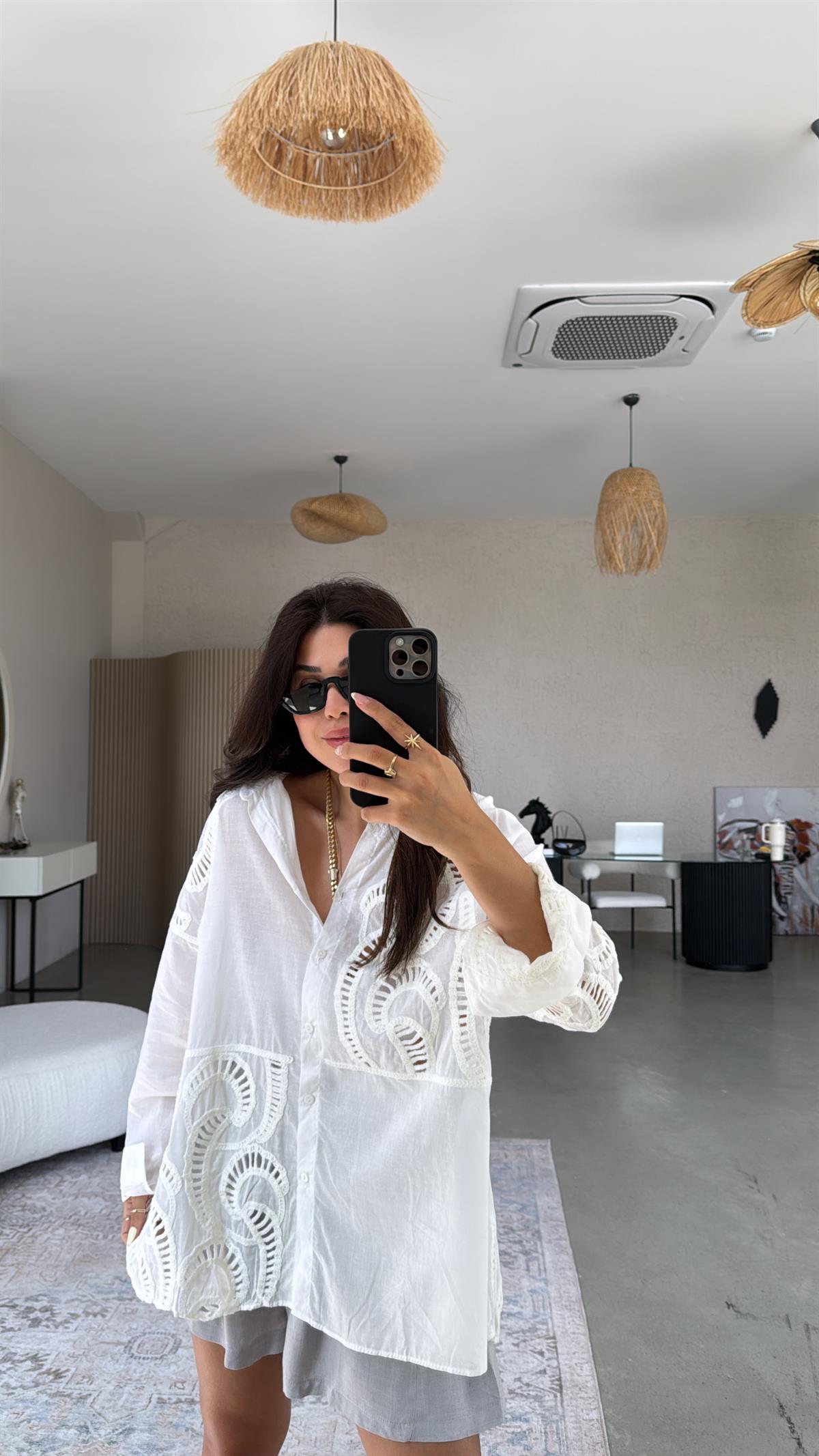 Beyaz Keten Patchwork İşlemeli Gömlek