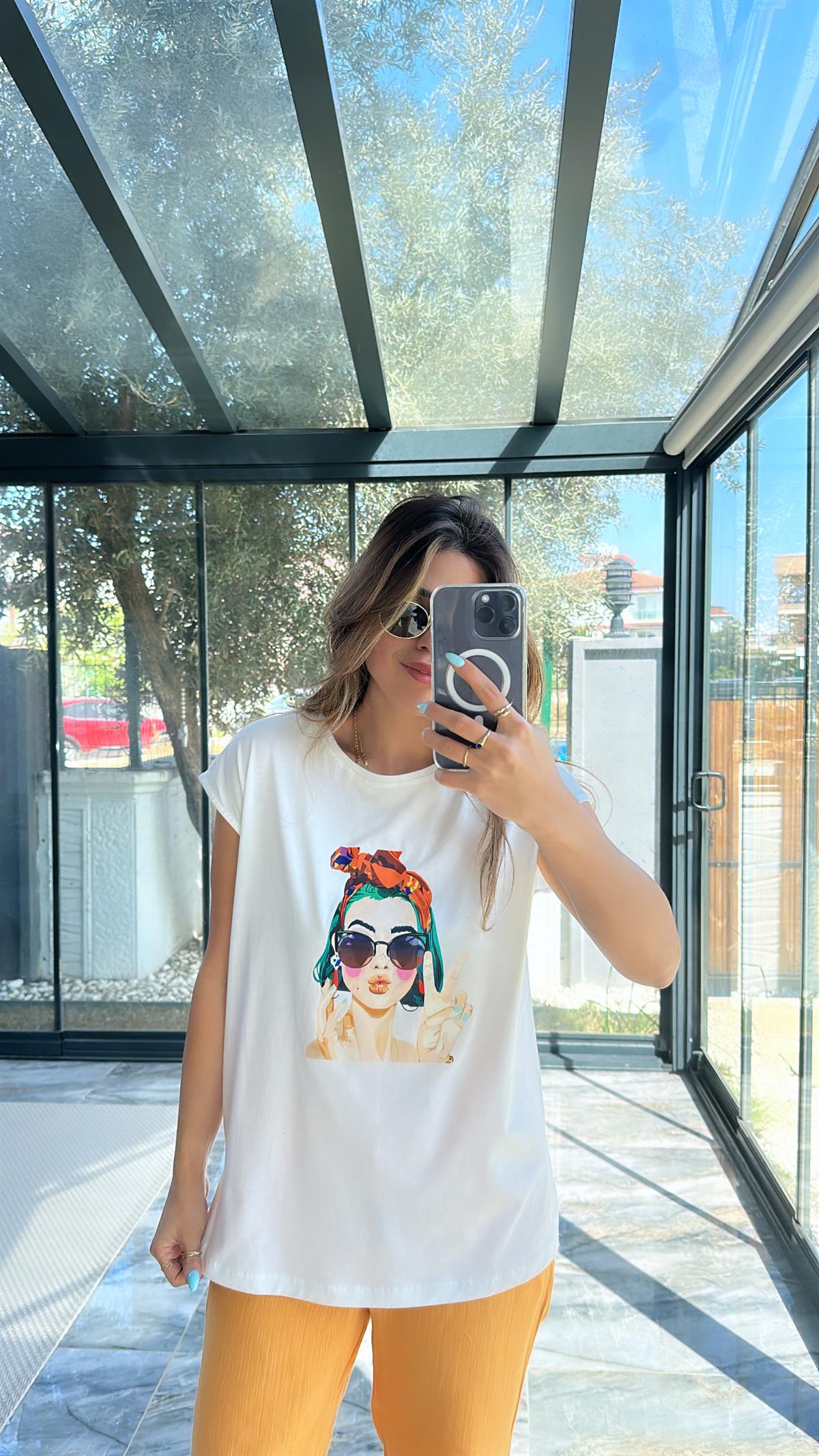 Beyaz Kız Baskılı Tshirt