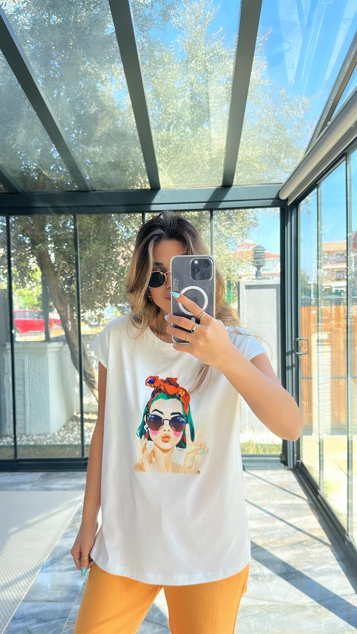 Beyaz Kız Baskılı Tshirt