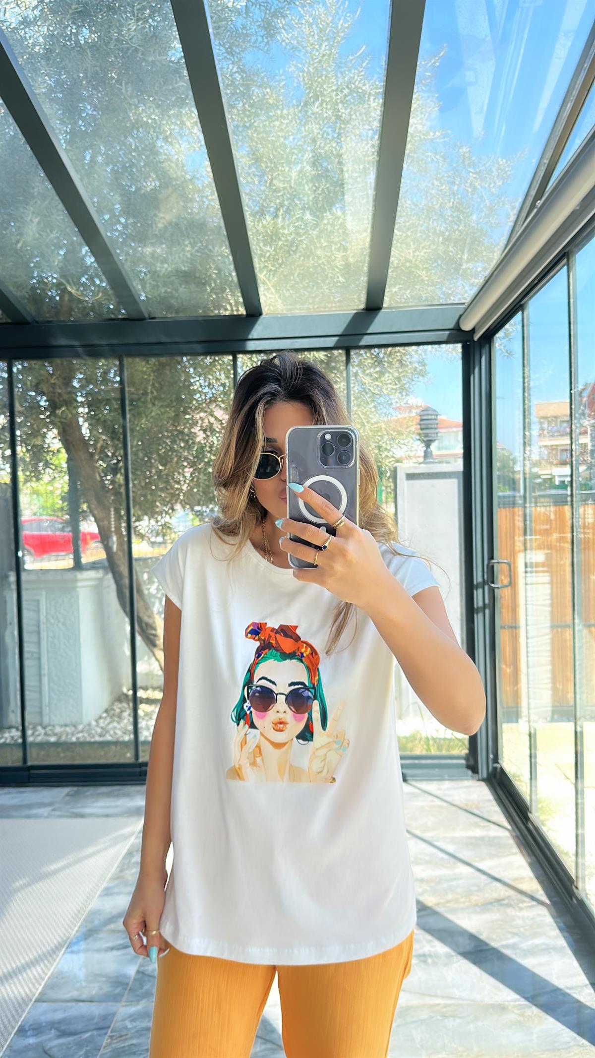Beyaz Kız Baskılı Tshirt