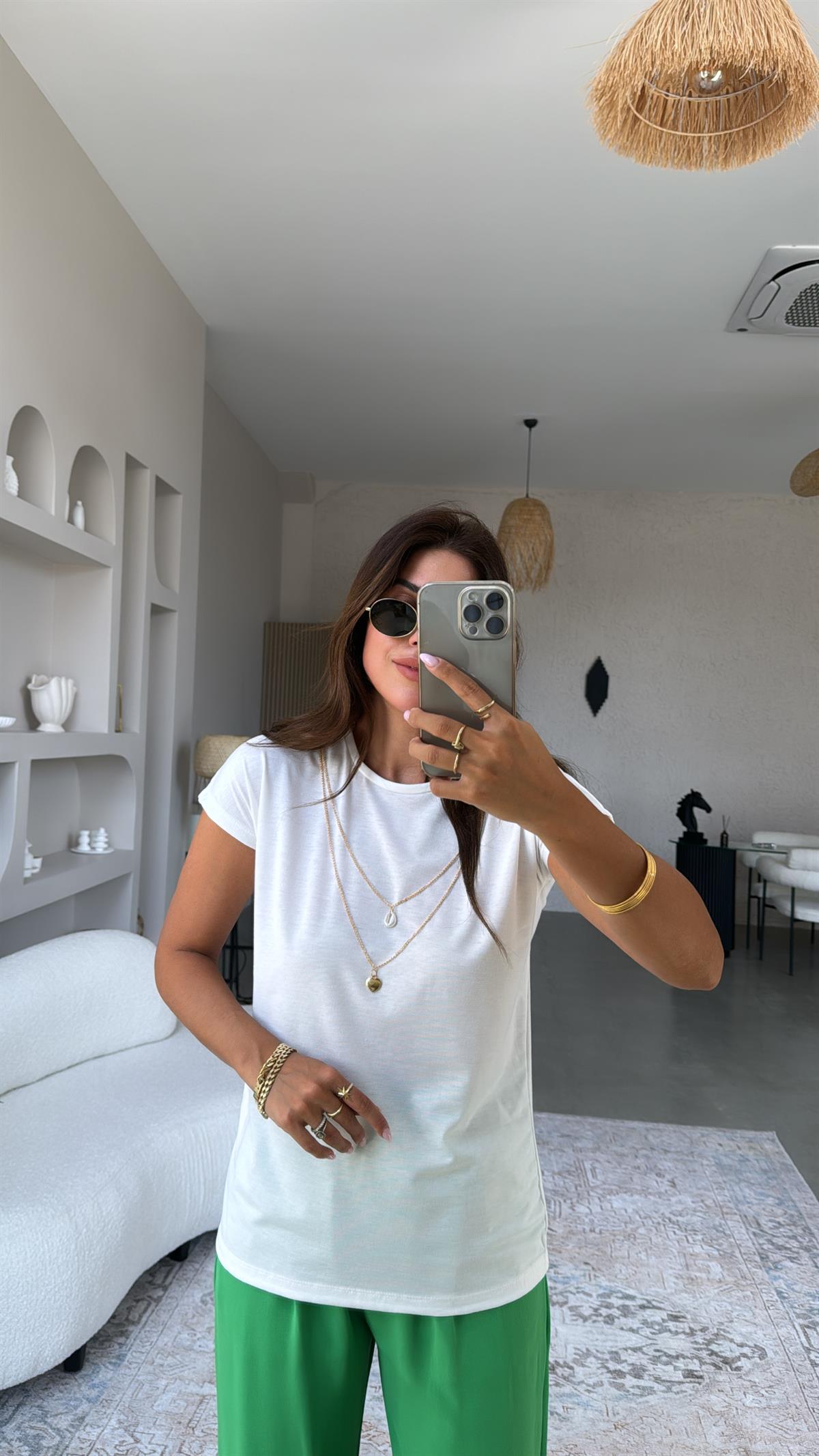 Beyaz Kolye Detaylı Modal Tshirt