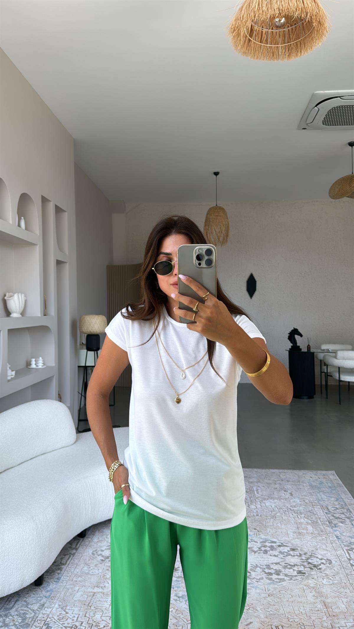 Beyaz Kolye Detaylı Modal Tshirt