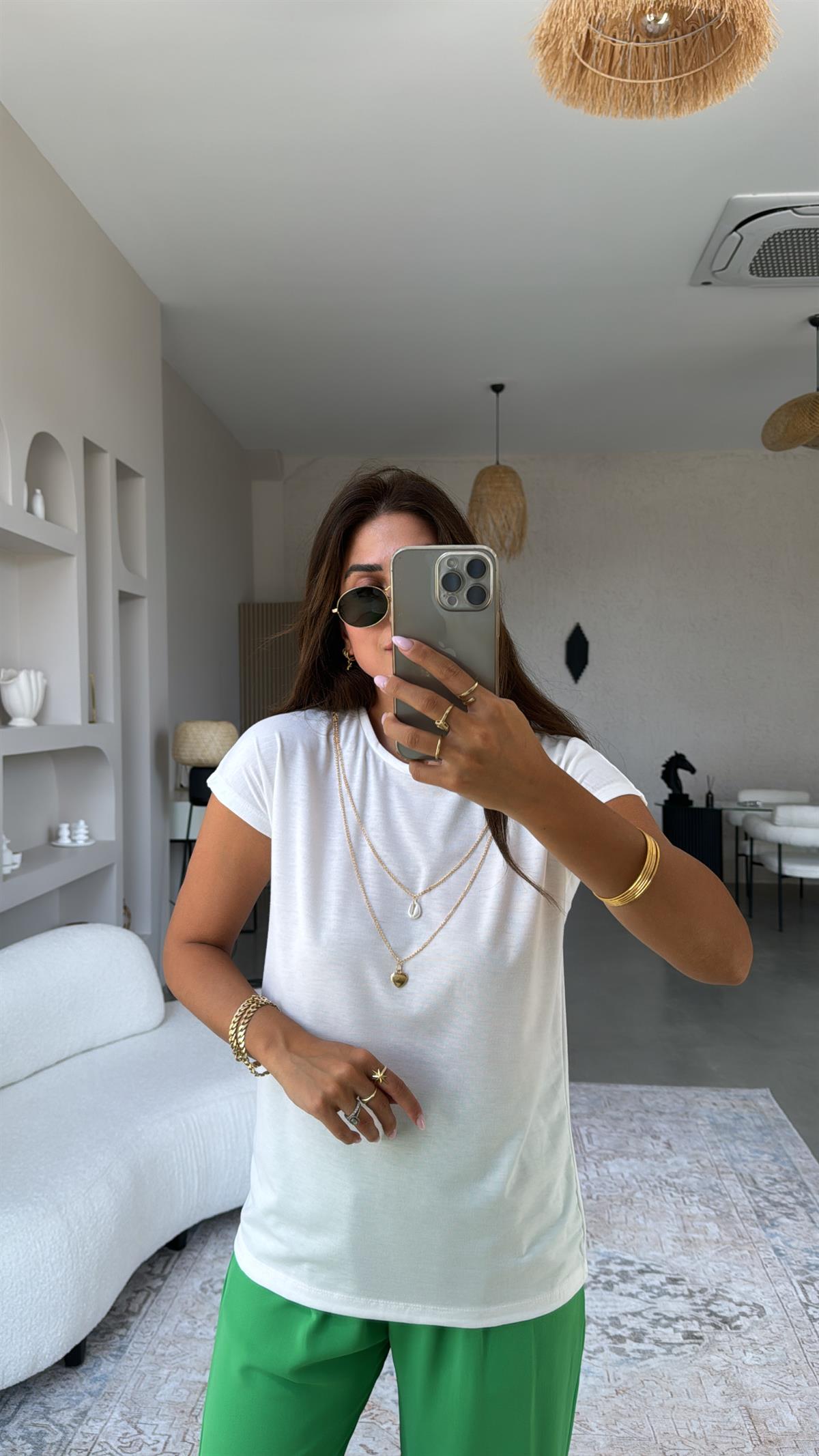 Beyaz Kolye Detaylı Modal Tshirt