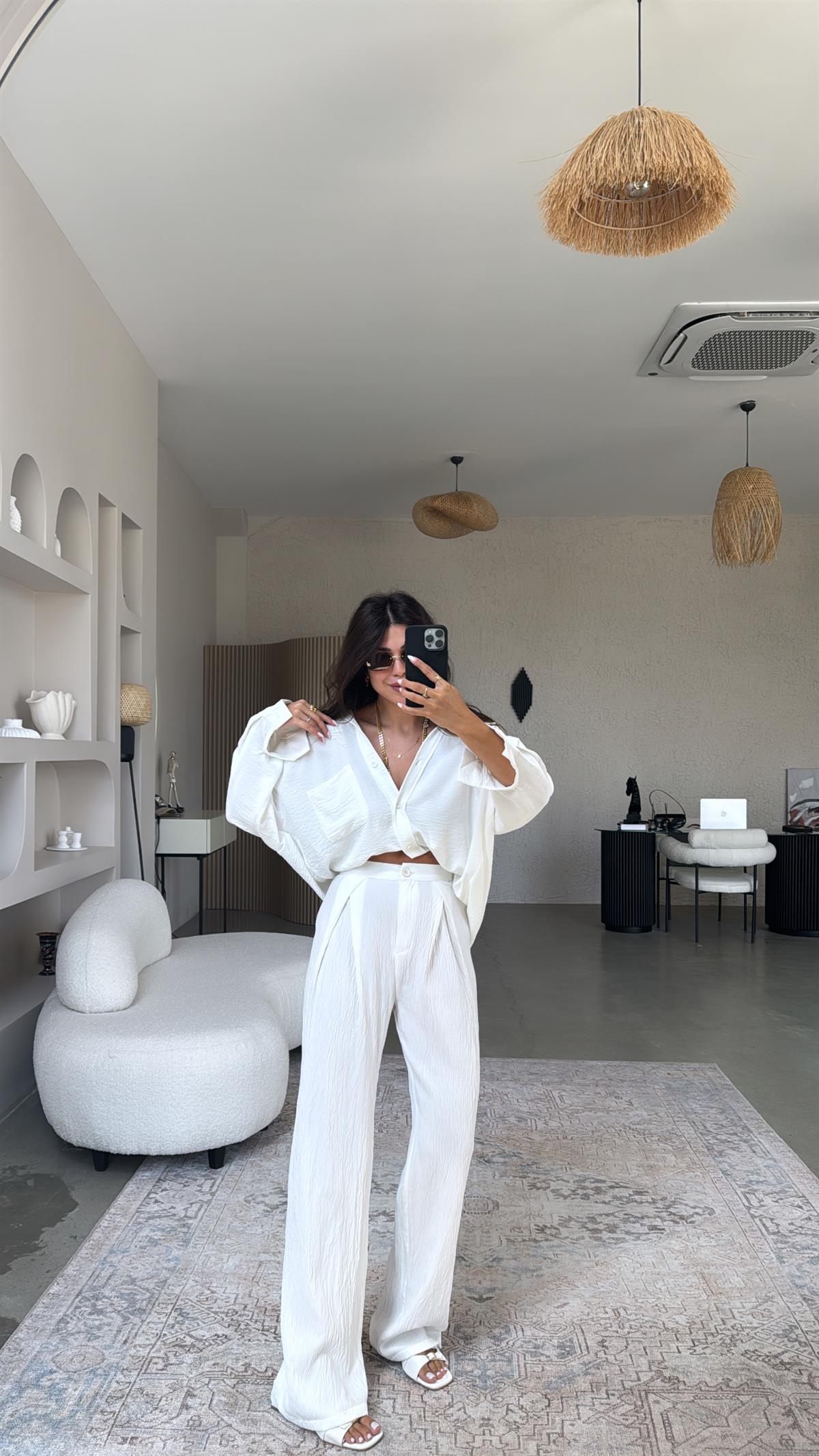 Beyaz Kruvaze Pile Pantolon