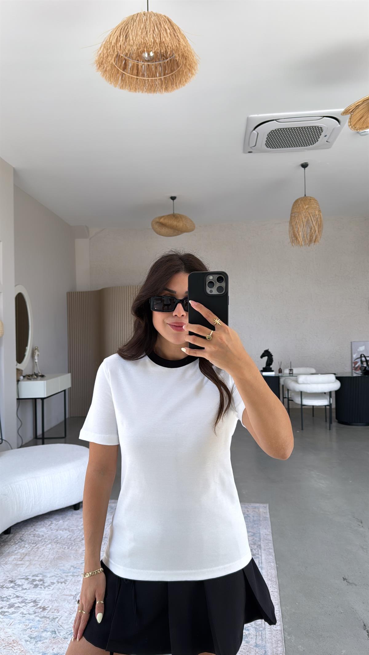 Beyaz Massi Bisiklet Yaka Tshirt