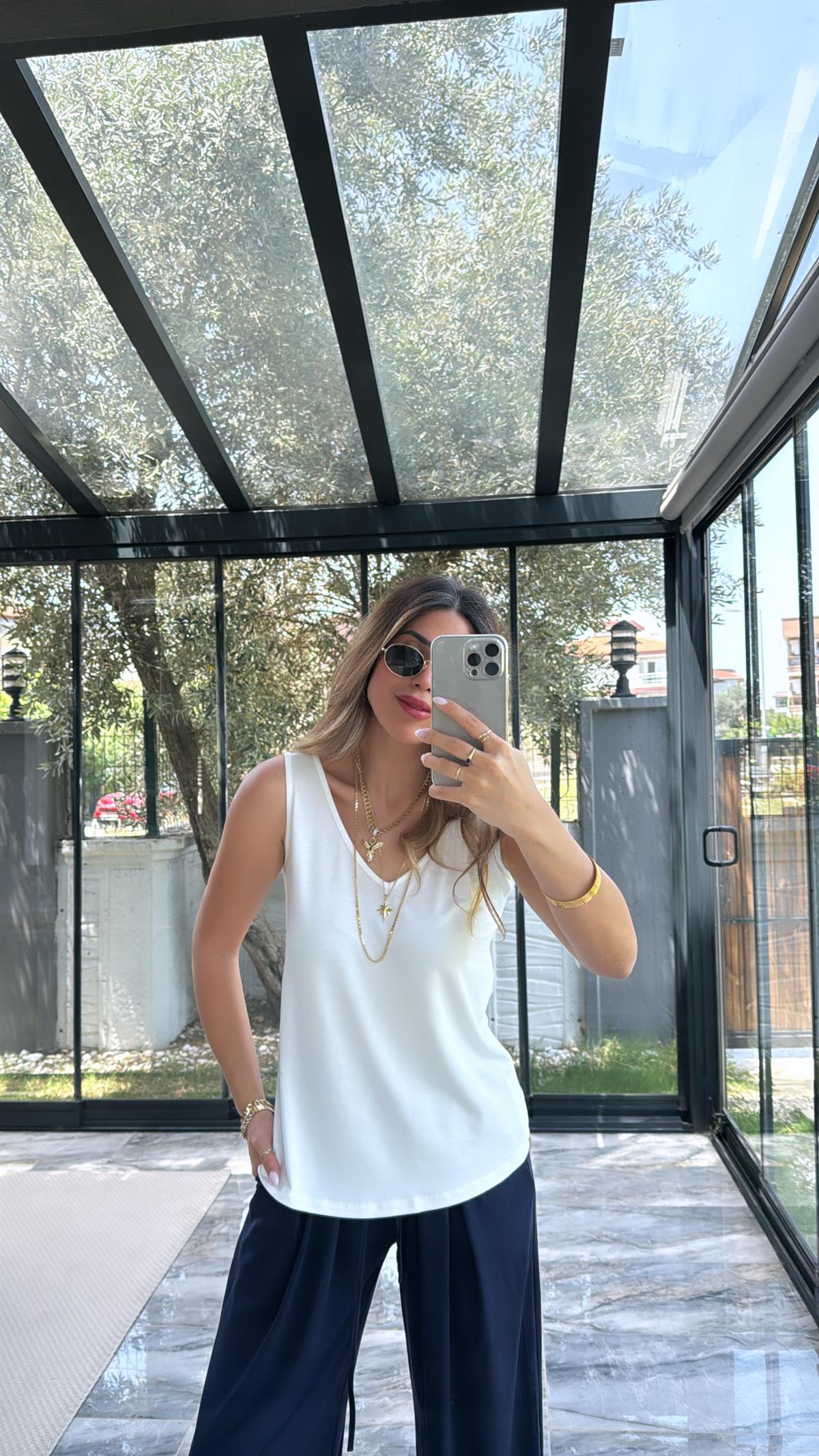 Beyaz Ön Arka V Yaka Atlet