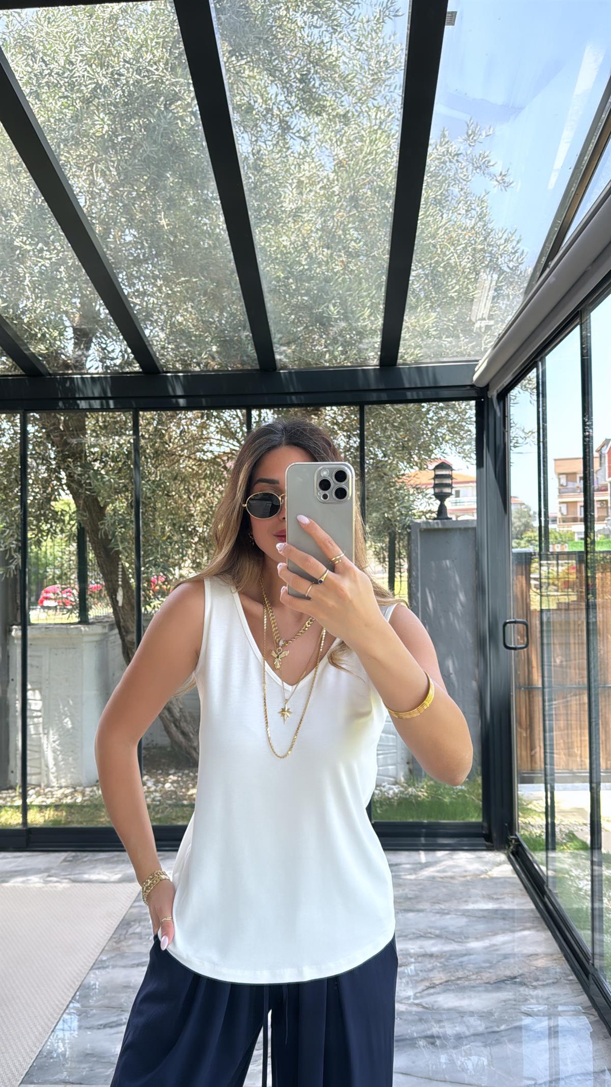 Beyaz Ön Arka V Yaka Atlet