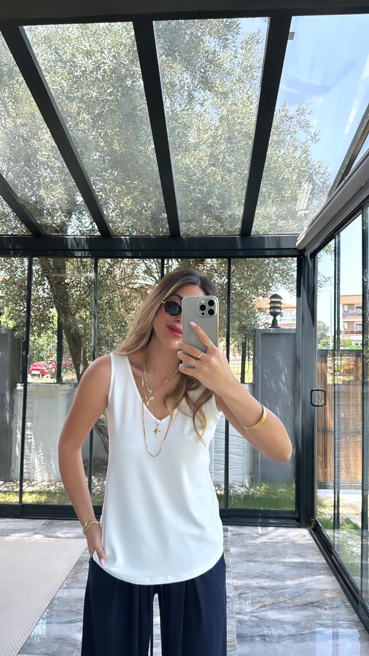 Beyaz Ön Arka V Yaka Atlet