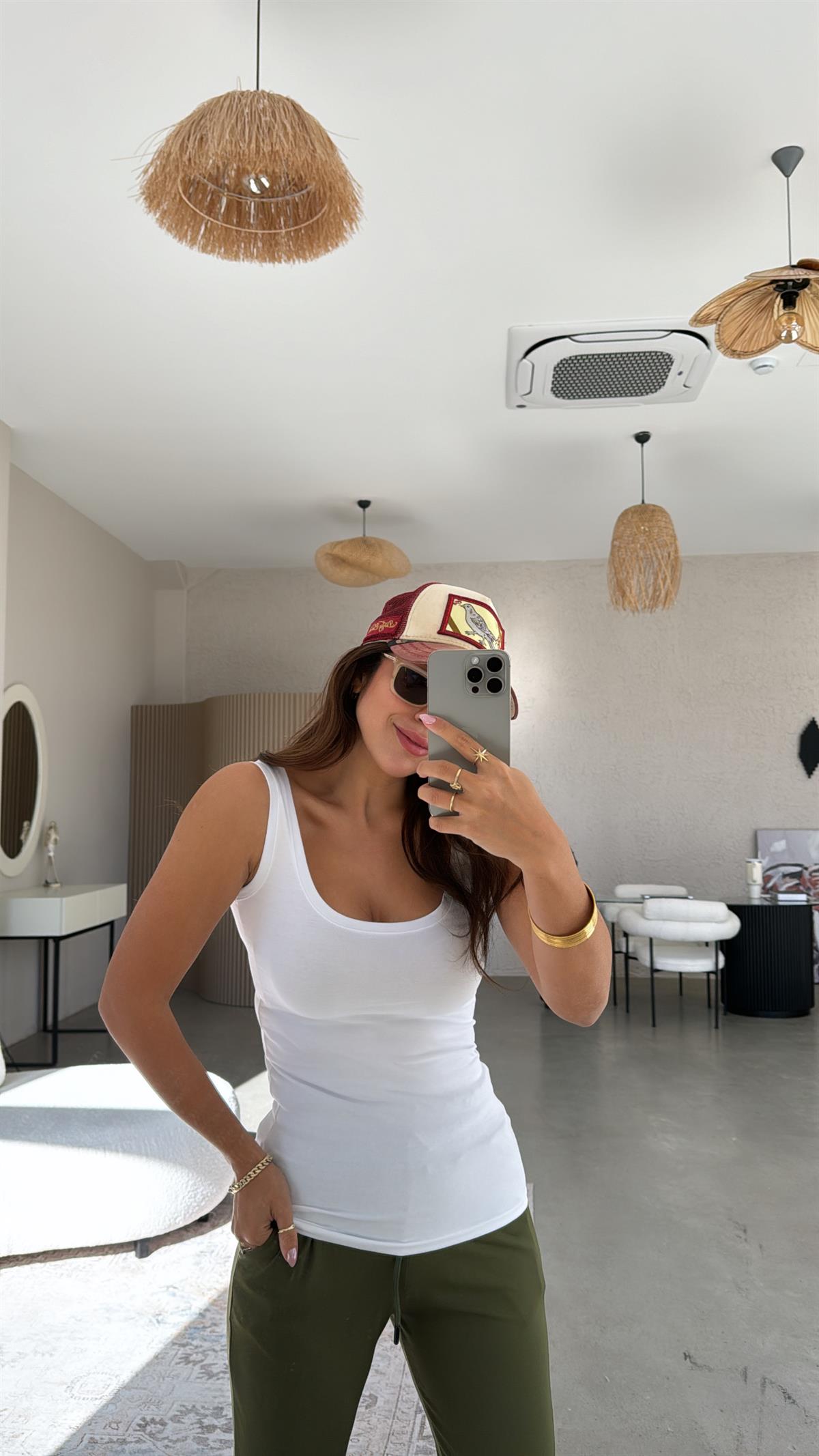 Beyaz Oval Yaka Pamuklu Atlet