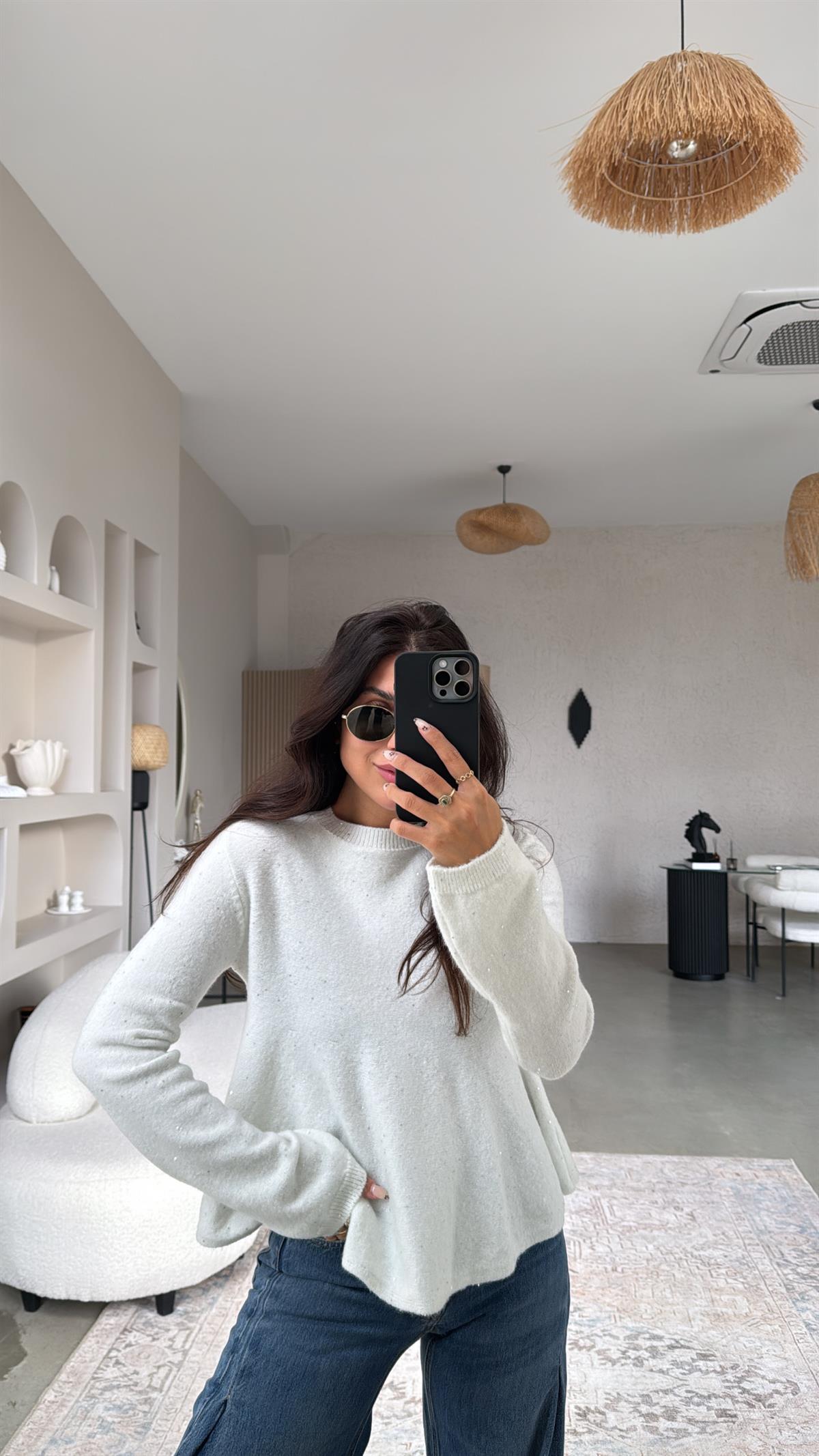 Beyaz Payetli Volanlı Yumoş Kazak