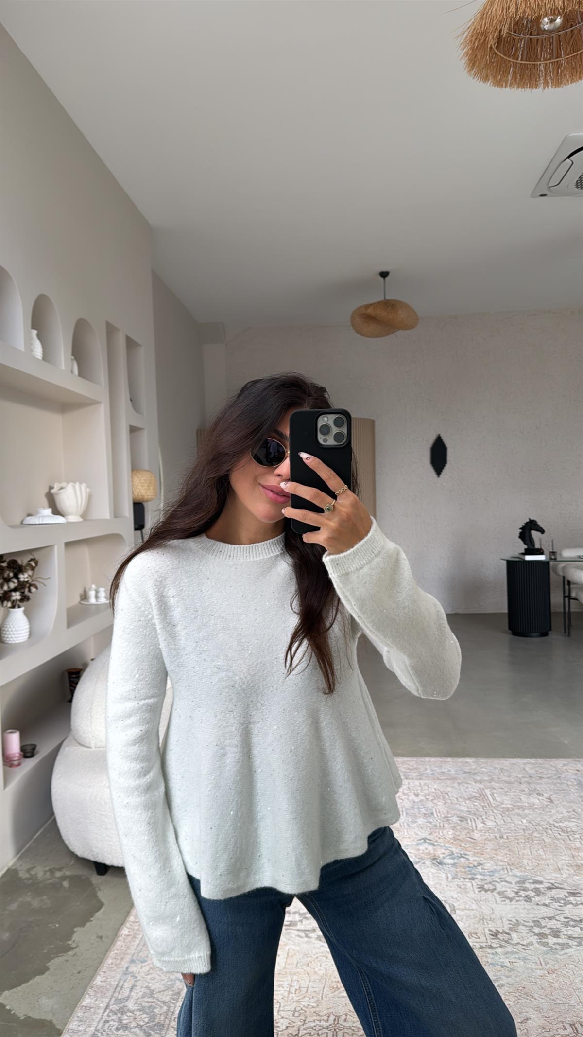 Beyaz Payetli Volanlı Yumoş Kazak