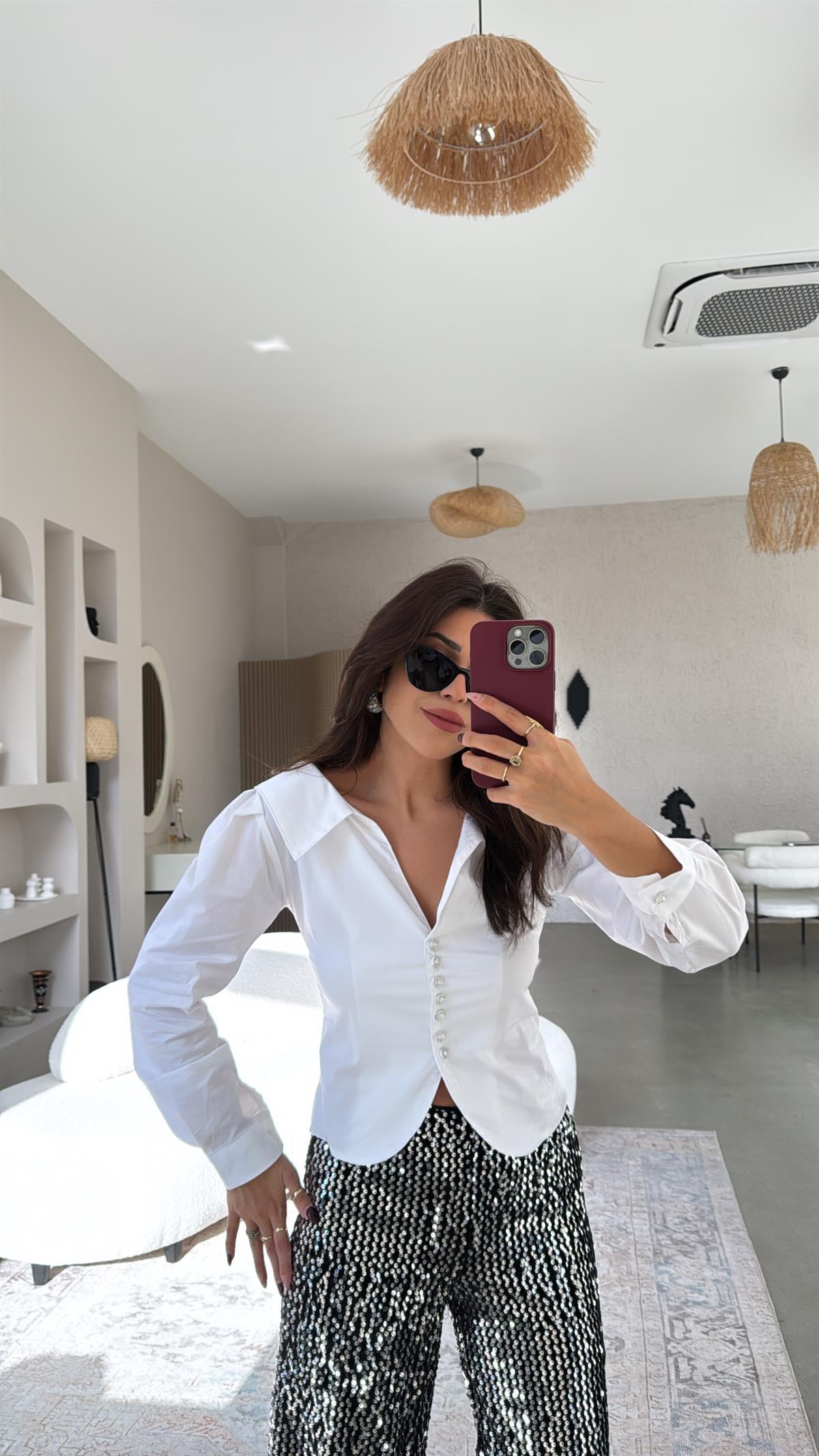 Beyaz Taş Düğmeli Poplin Gömlek