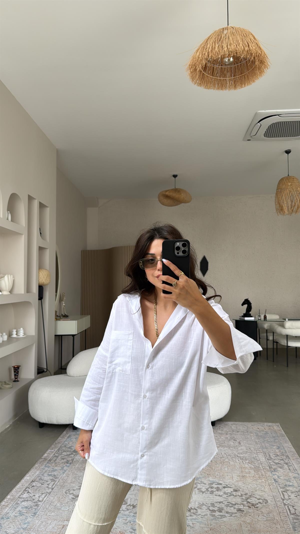 Beyaz Tek Cepli Keten Gömlek