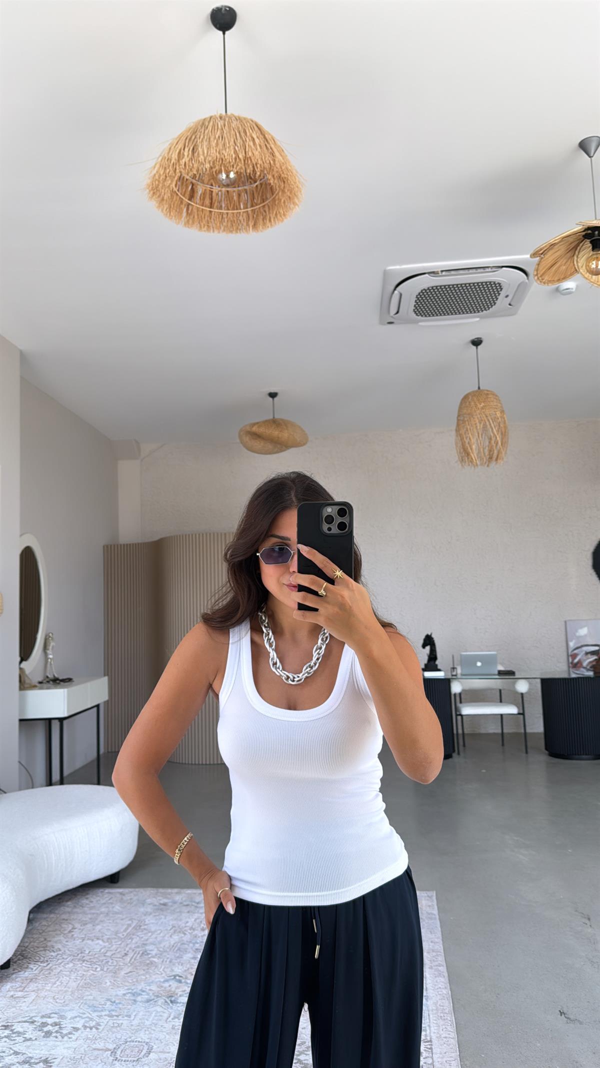 Beyaz U Yaka Ribana Atlet