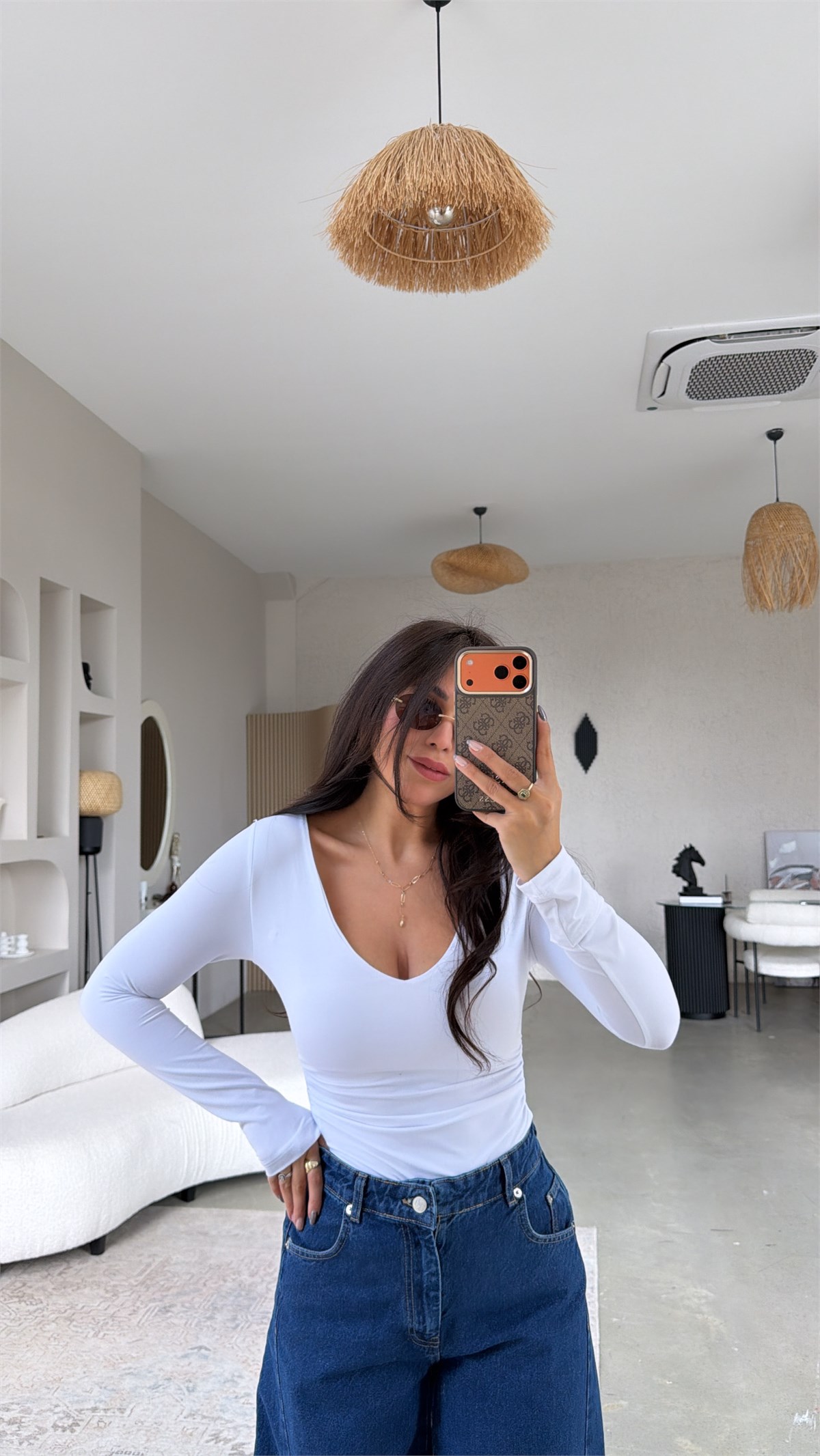 Beyaz V Yaka Polyamid Bodysuit