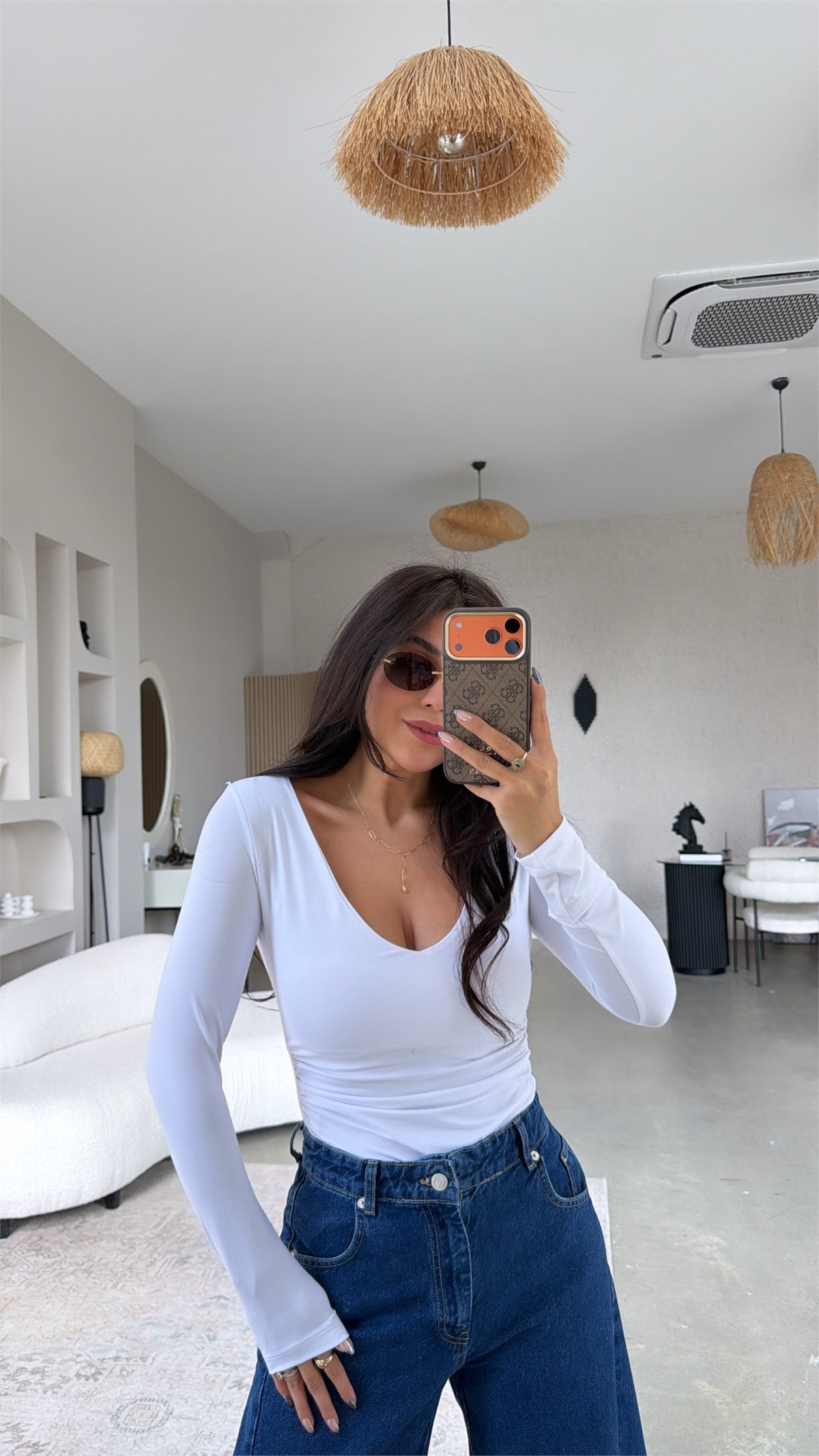 Beyaz V Yaka Polyamid Bodysuit