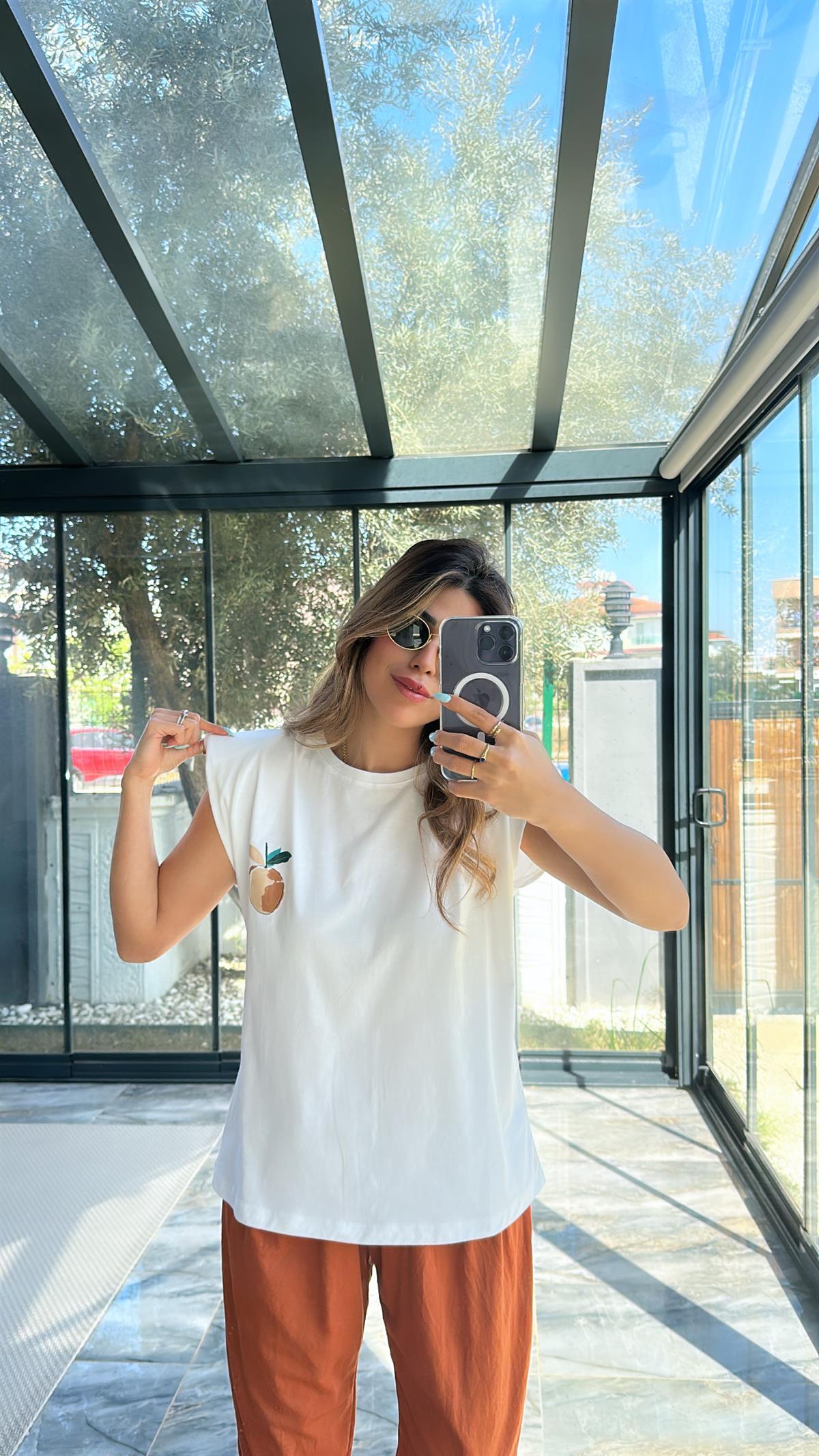 Beyaz Vatkalı Şeftali Tshirt