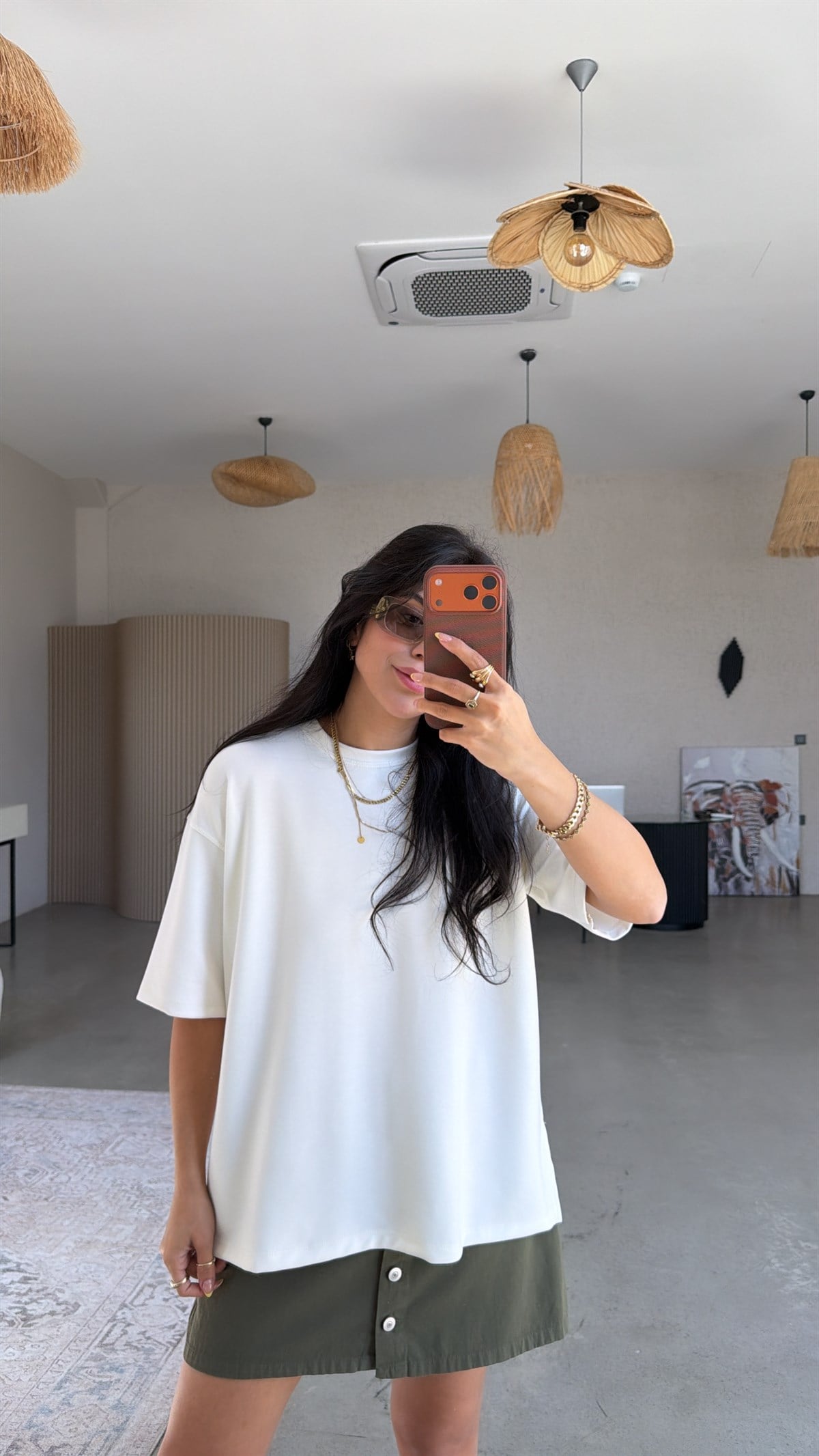 Beyaz Yanı Minik Yırtmaçlı Oversize Modal Tshirt